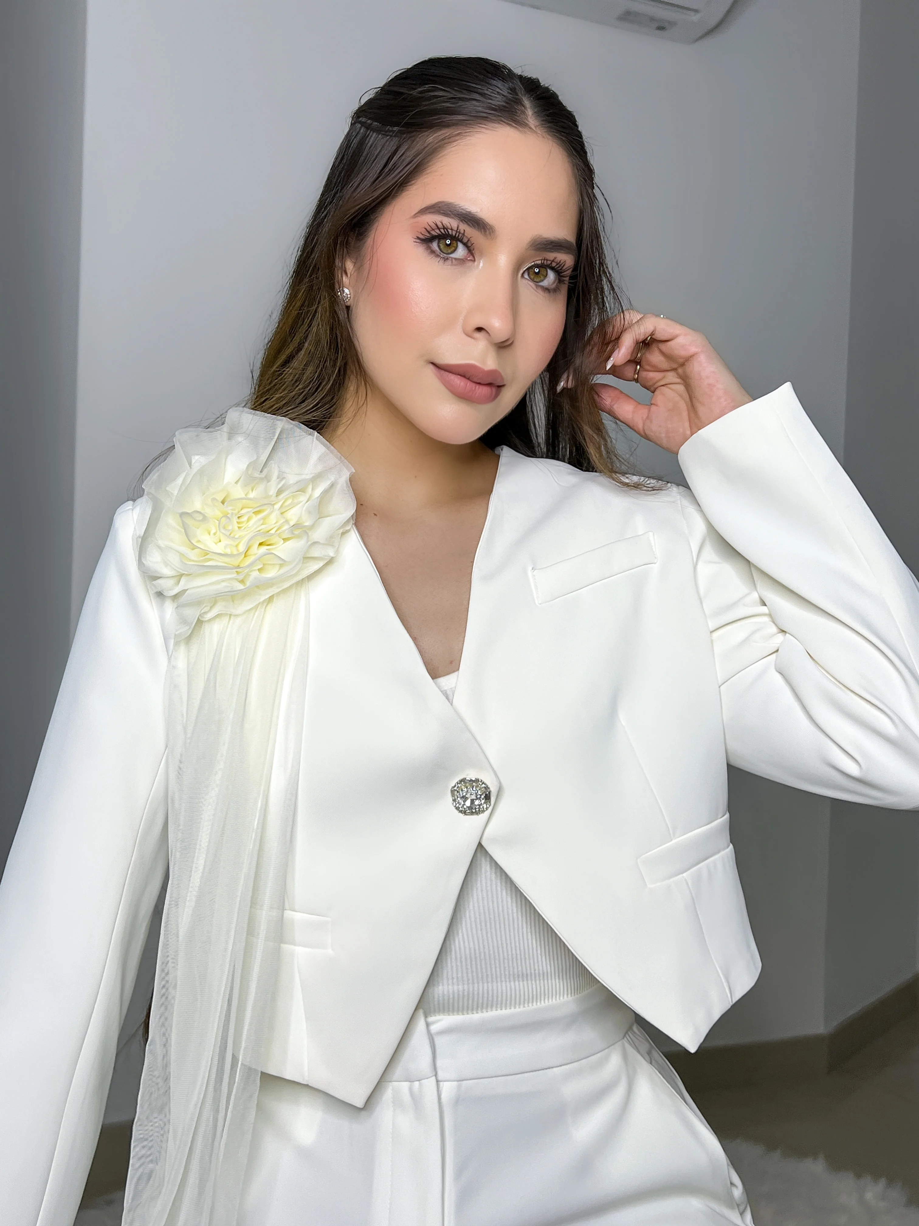 BLAZER BLANCO CON FLOR