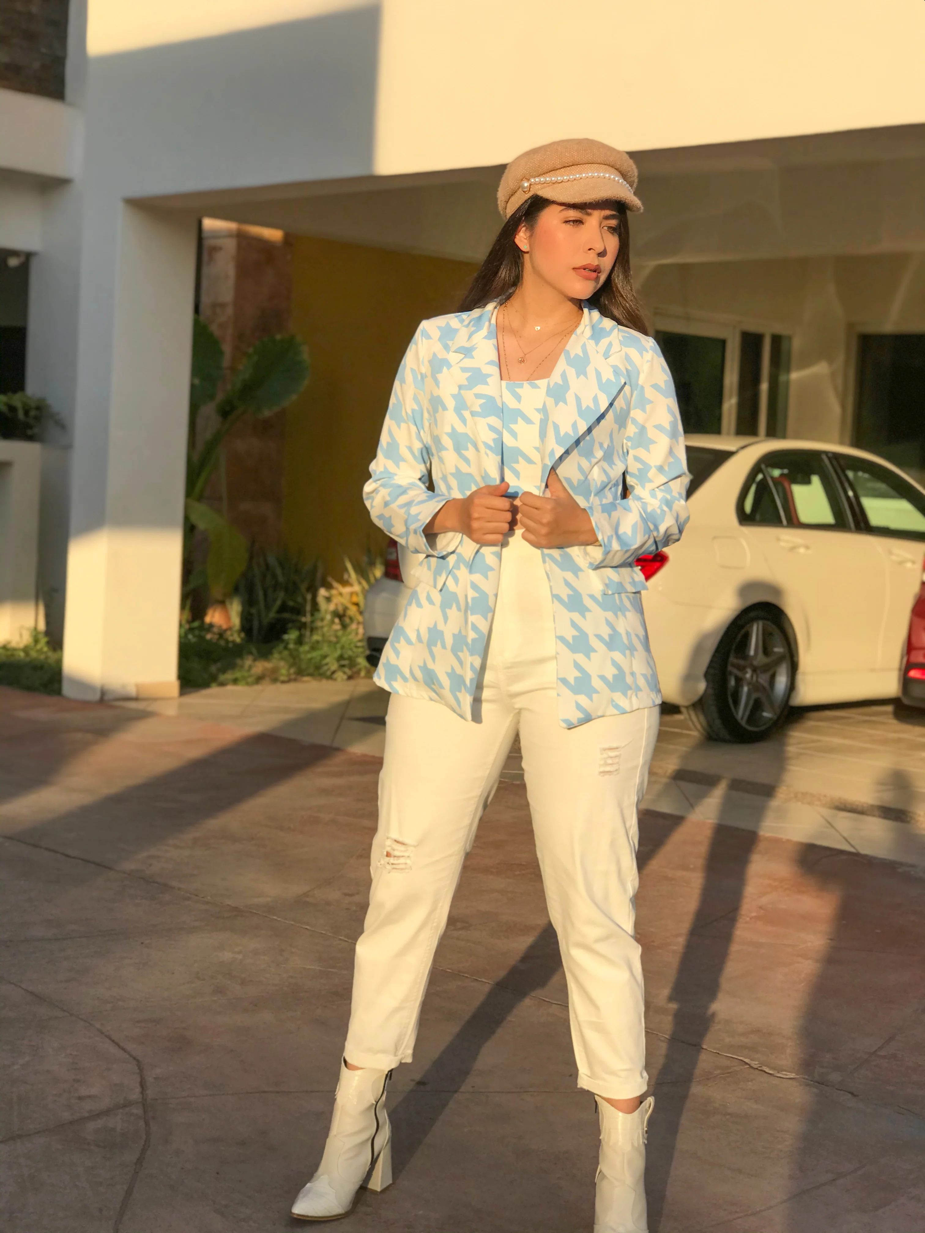 Blazer con top azul - Image 5