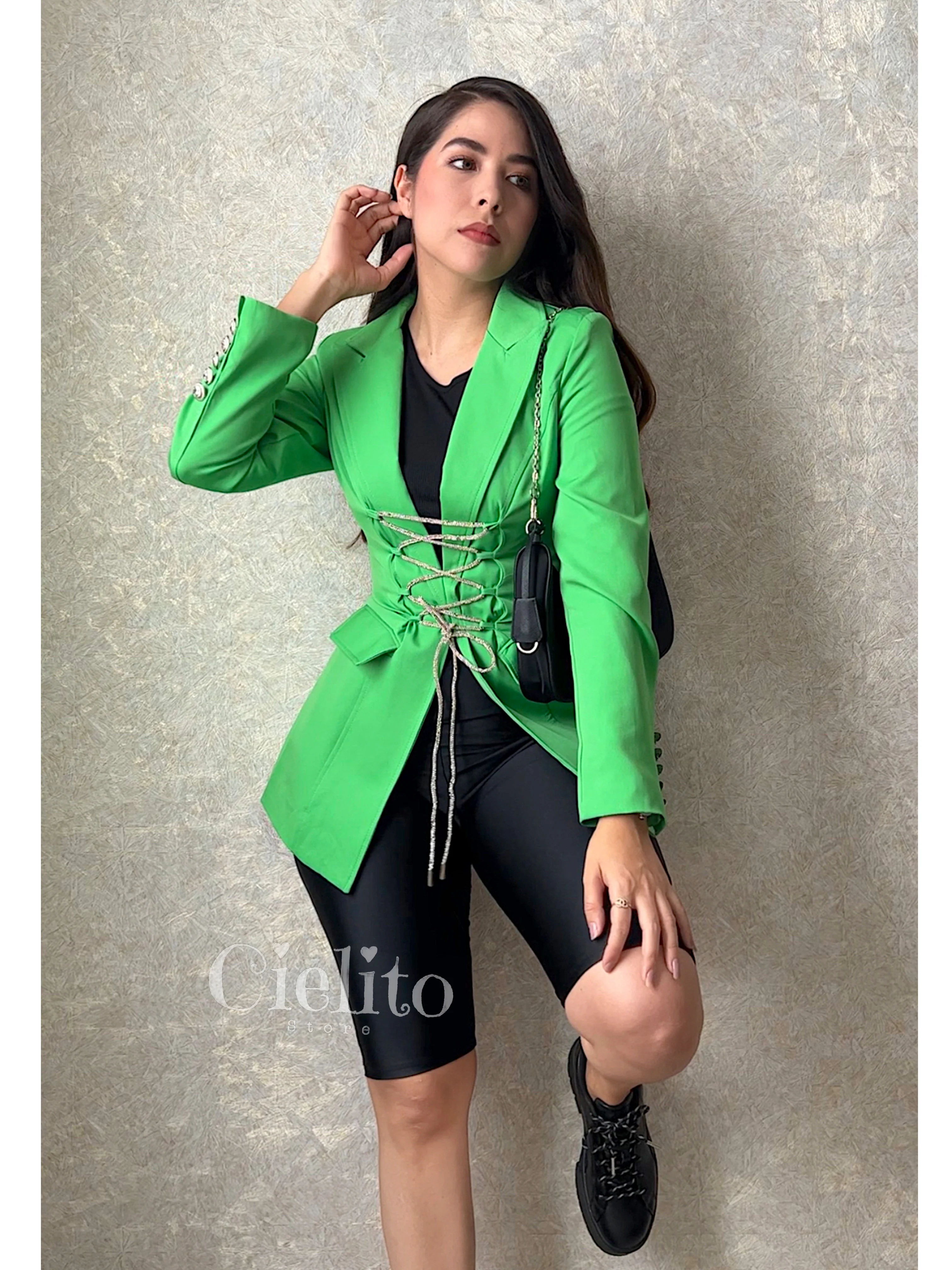 Blazer verde con tira de piedras - Image 2