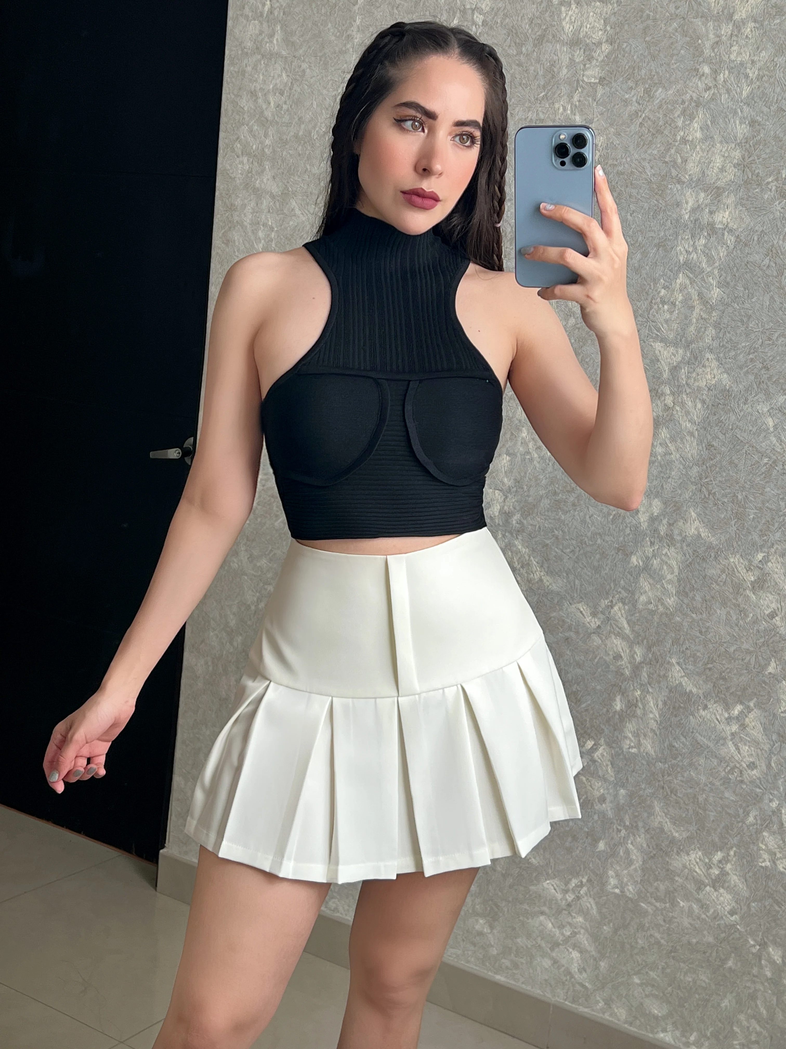 BLUSA NEGRA SIN MANGAS - Image 3