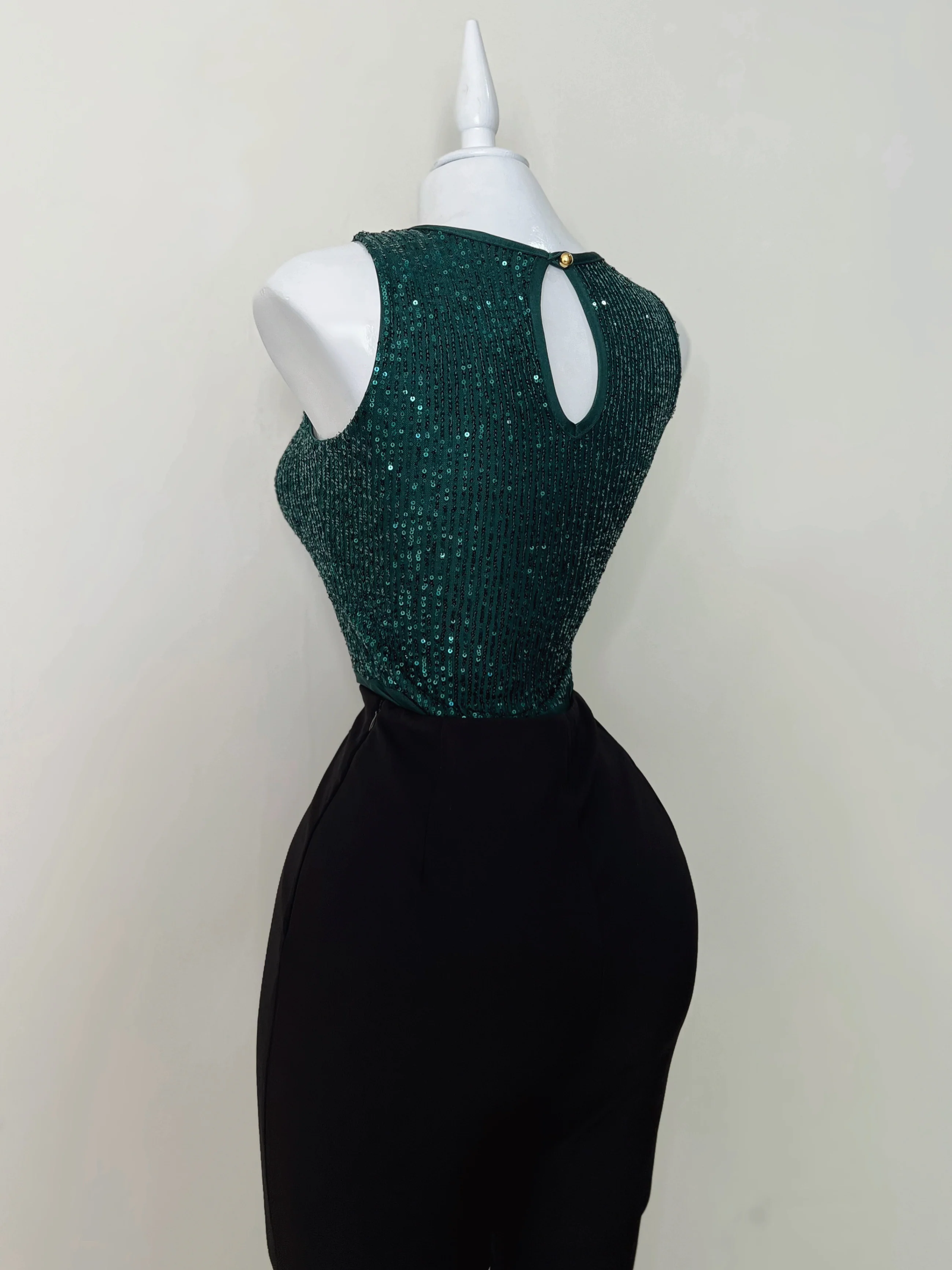 BODY VERDE CON LENTEJUELAS - Image 3
