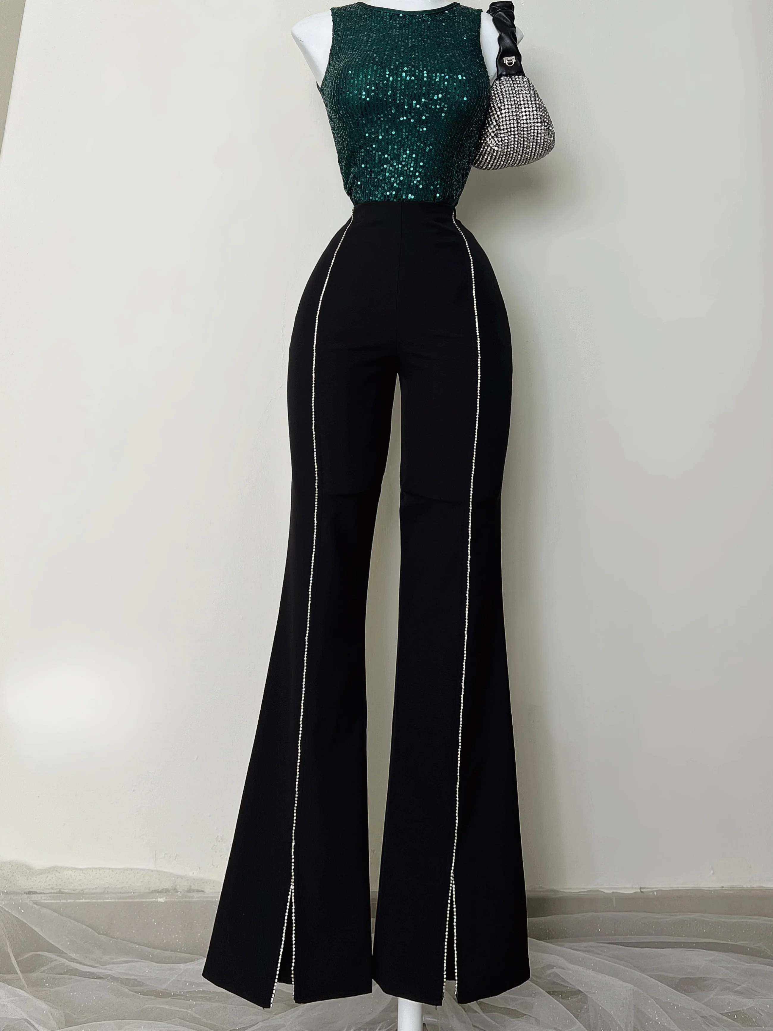 BODY VERDE CON LENTEJUELAS - Image 4