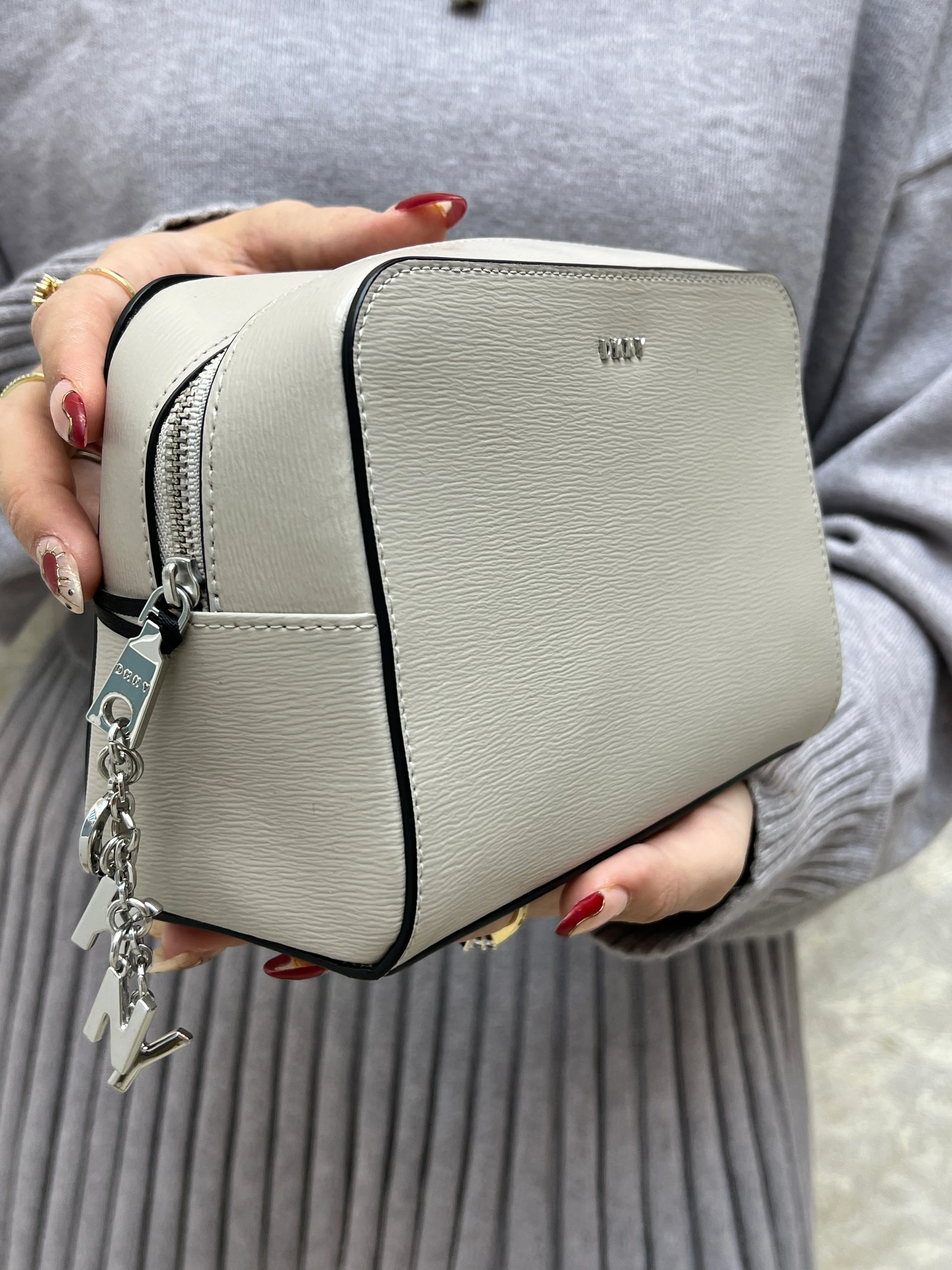 BOLSO DKNY HUESO - Image 2