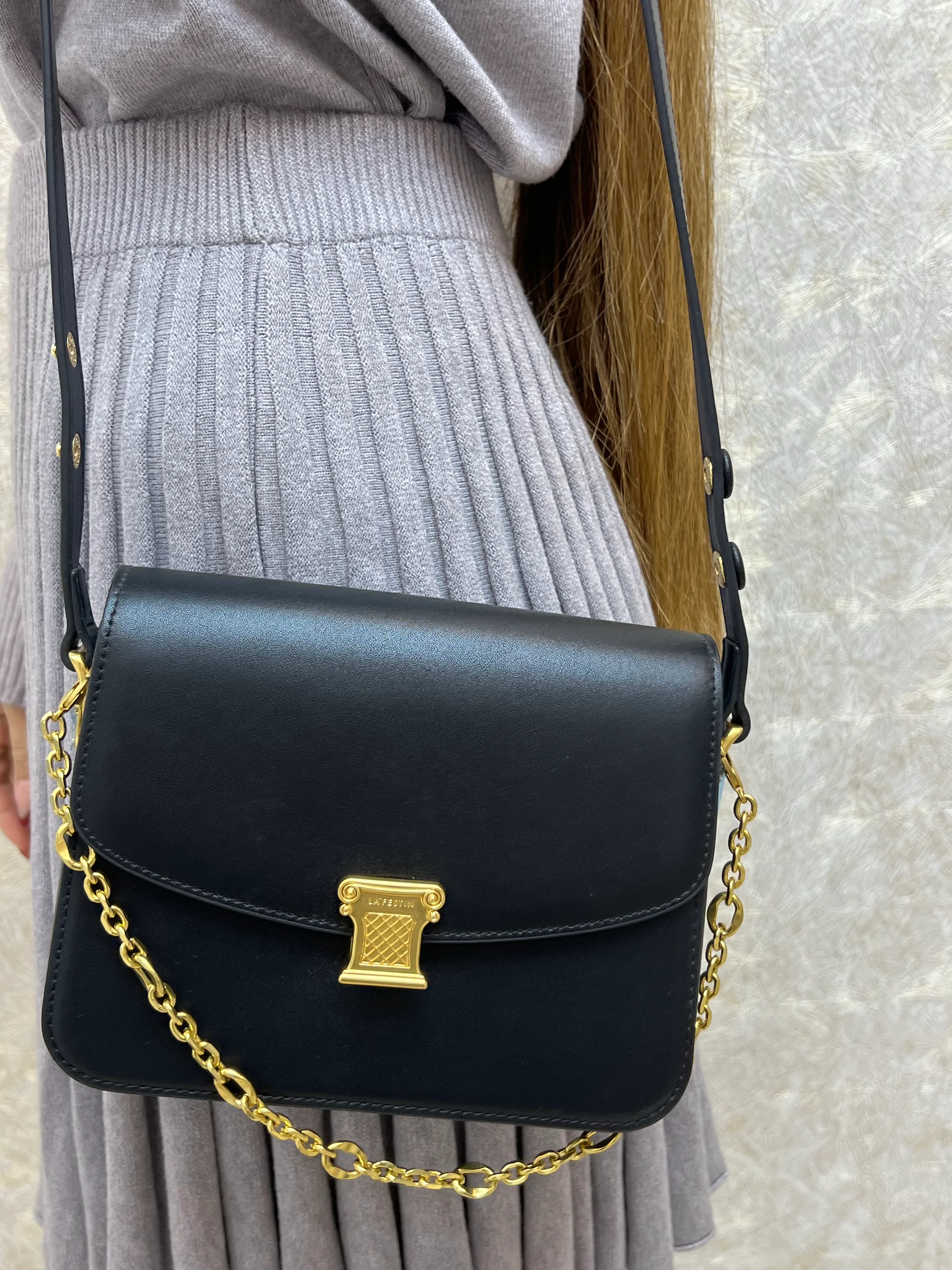 BOLSO CON CORREA NEGRO - Image 2