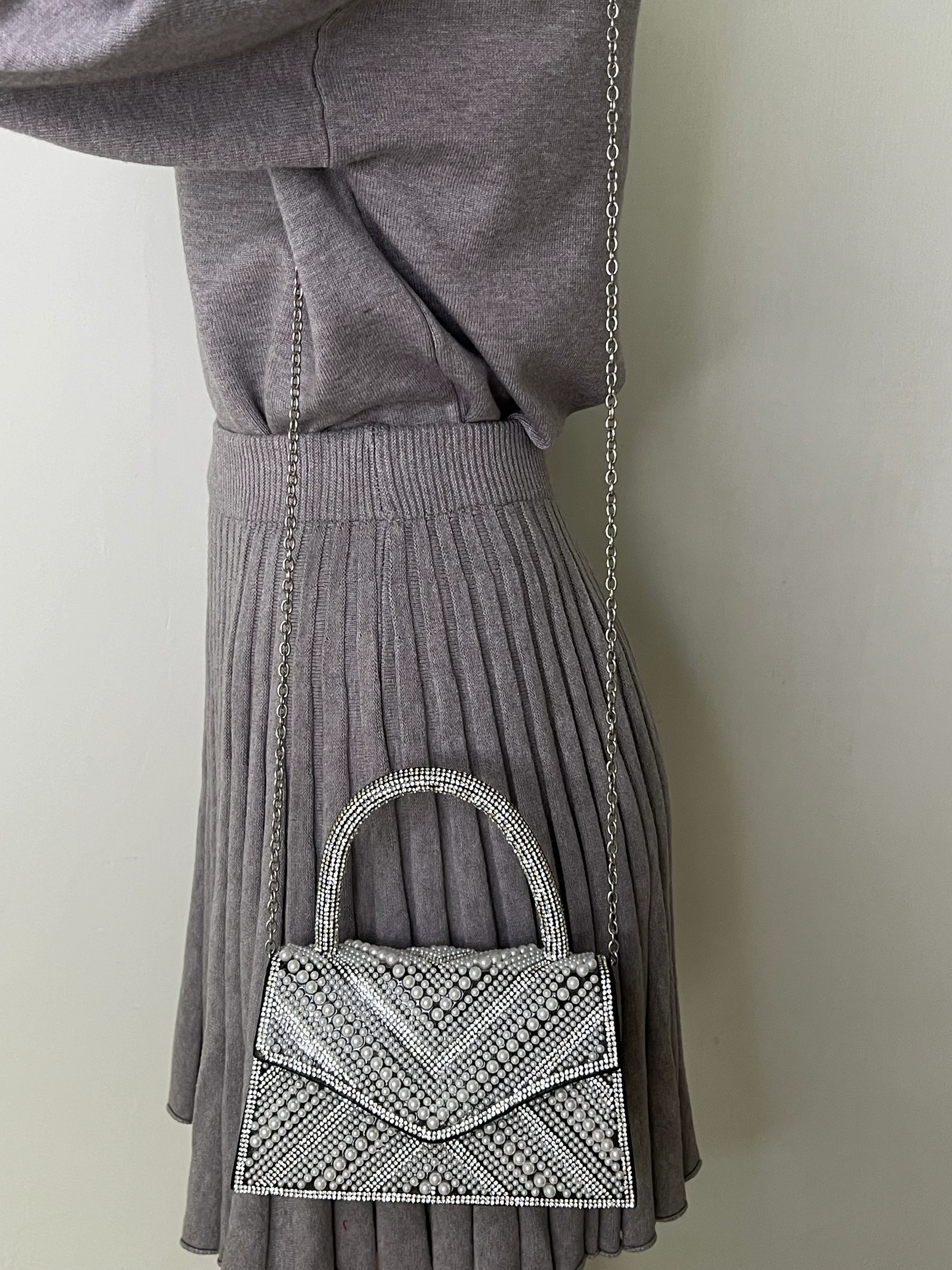 BOLSO NEGRO CON PERLA - Image 3