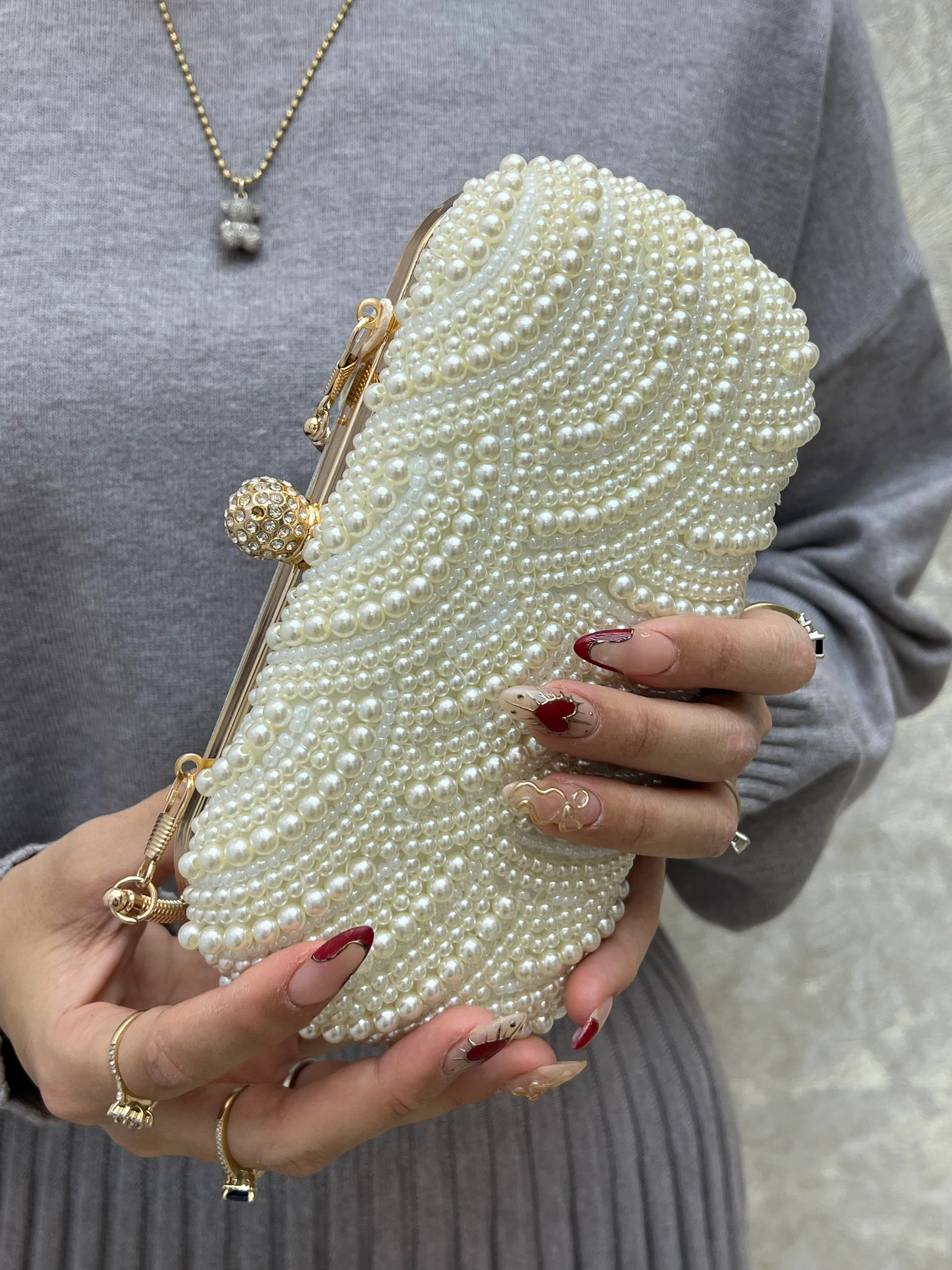 BOLSO RIGIDO CON PERLAS BLANCO - Image 2
