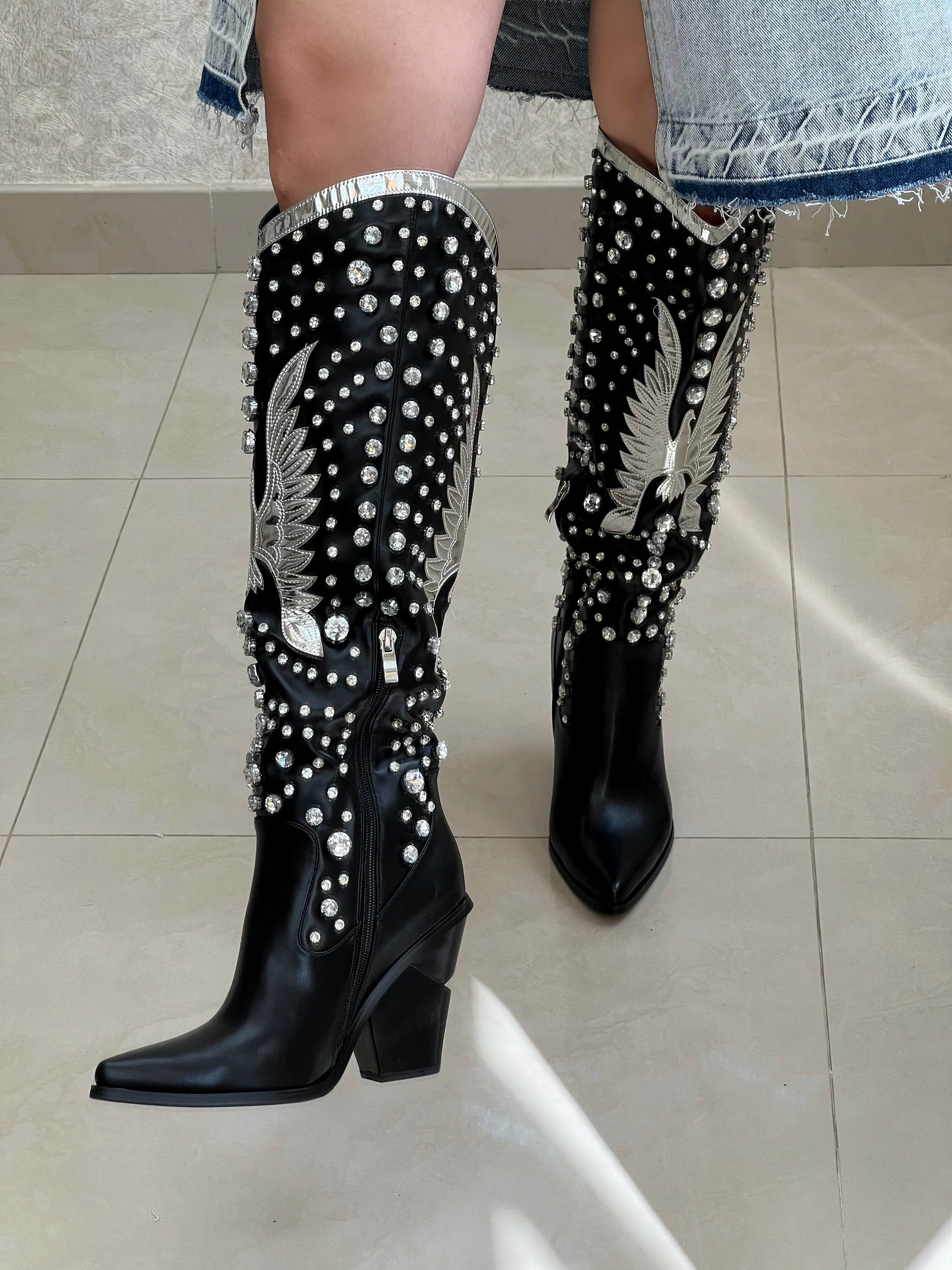 BOTAS COWBOY NEGRAS CON PEDRERÍA - Image 5