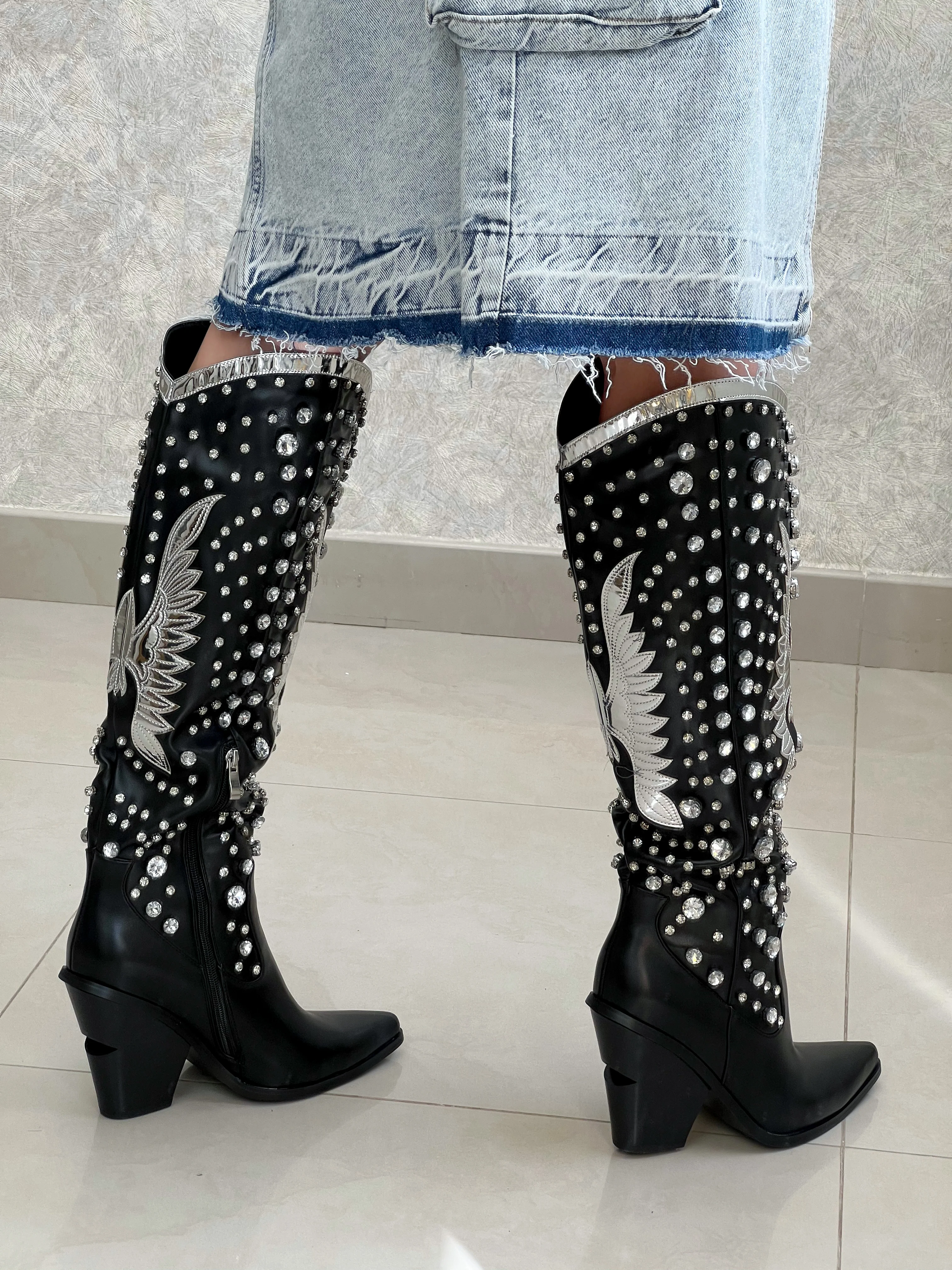 BOTAS COWBOY NEGRAS CON PEDRERÍA - Image 6