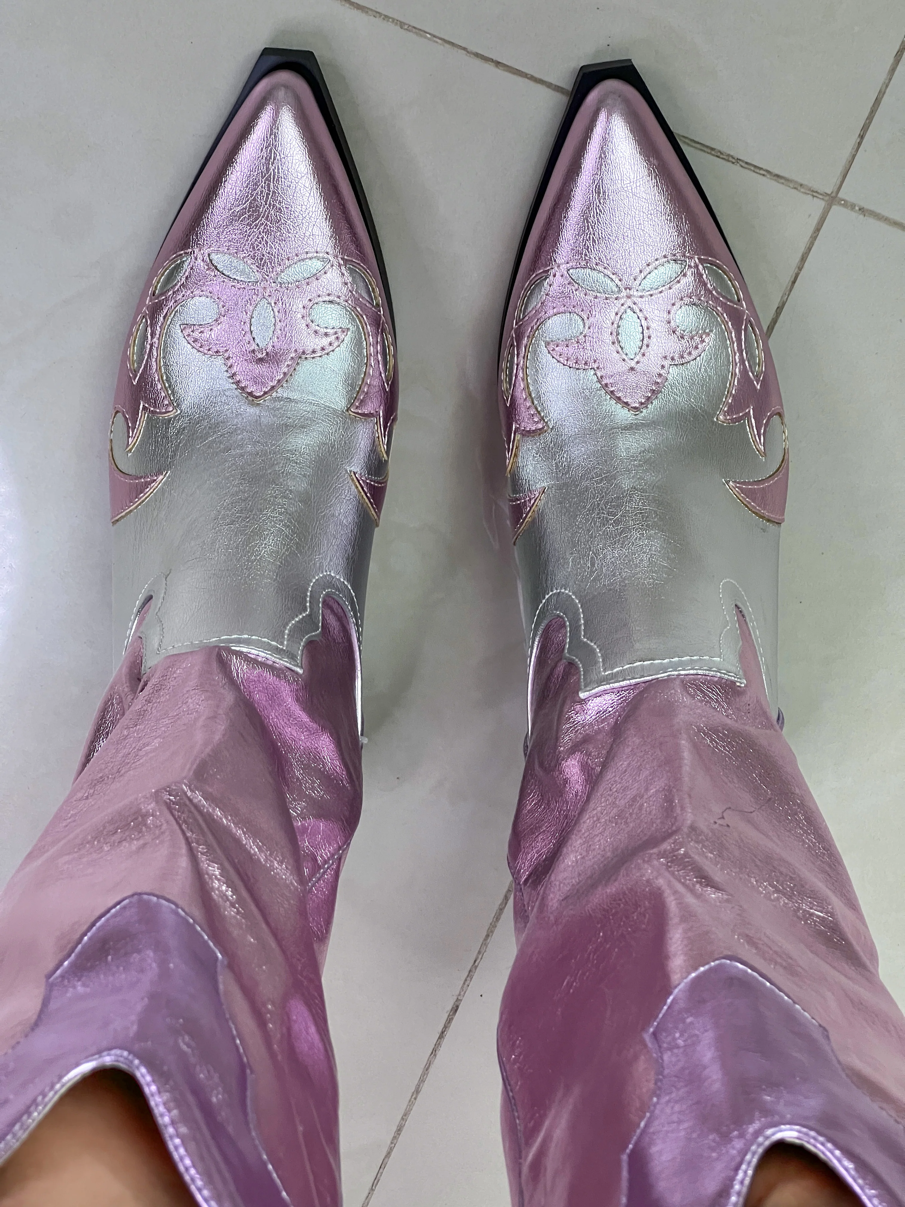 BOTAS COWBOY ROSA CON PLATA - Image 4