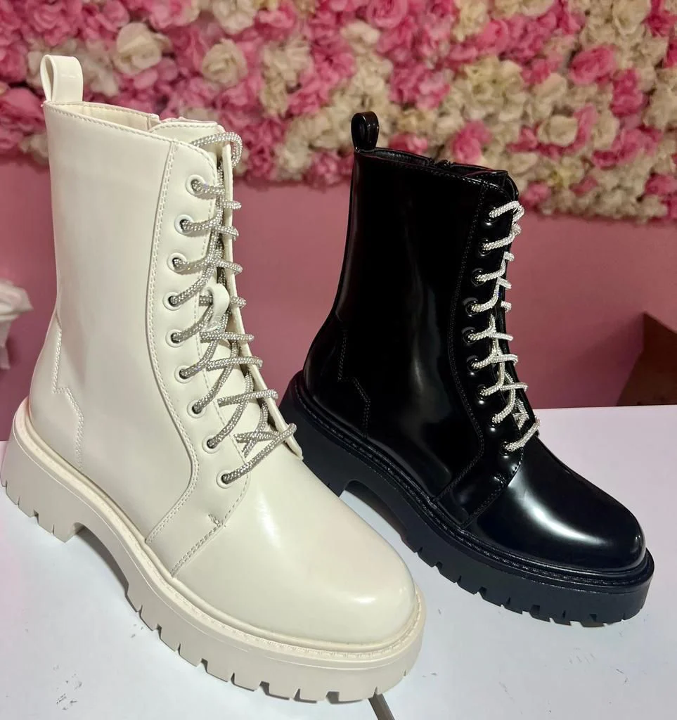 BOTAS IVORY CON CORDÓN - Image 3