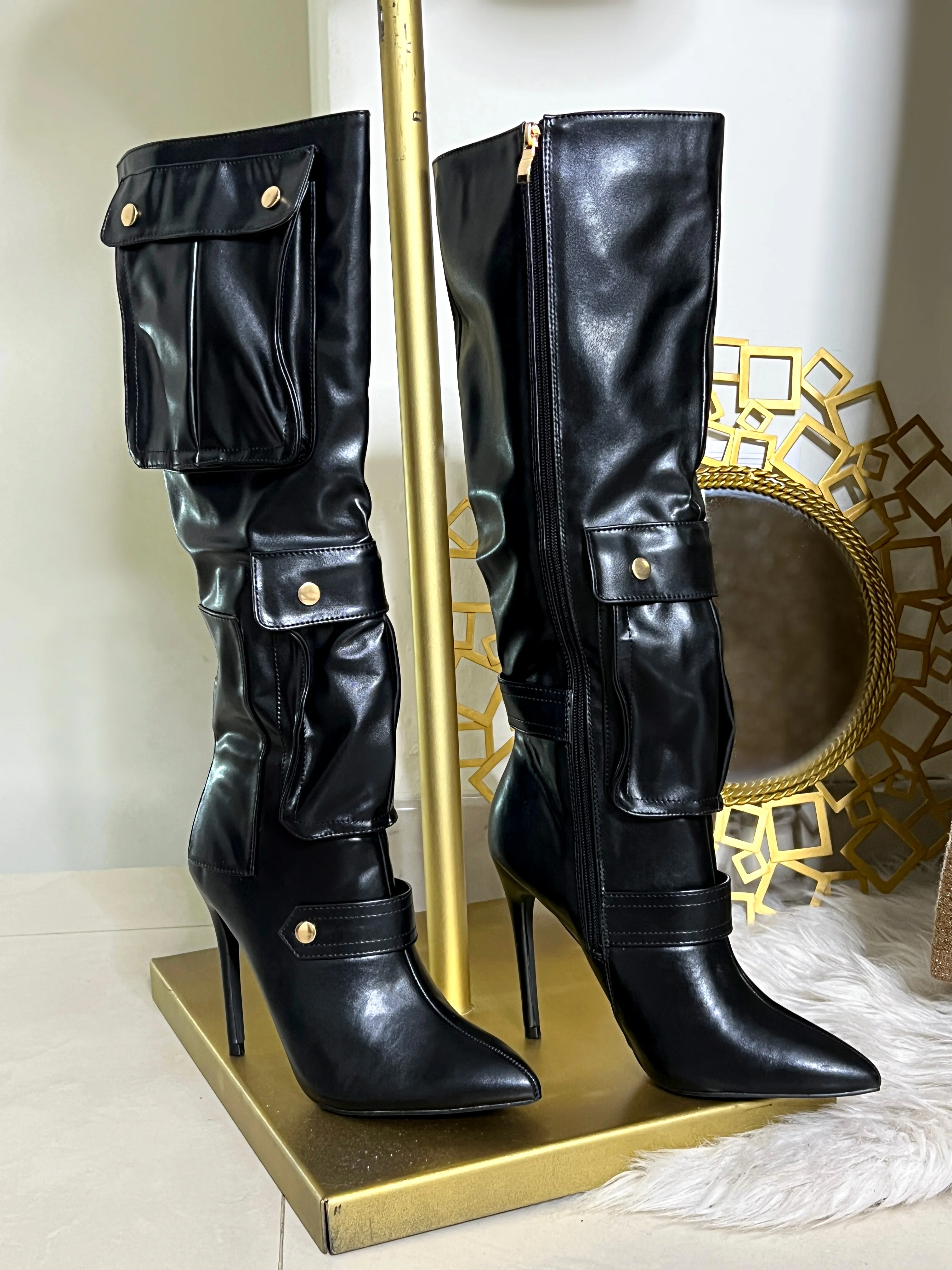 BOTAS NEGRAS CON BOLSAS - Image 3