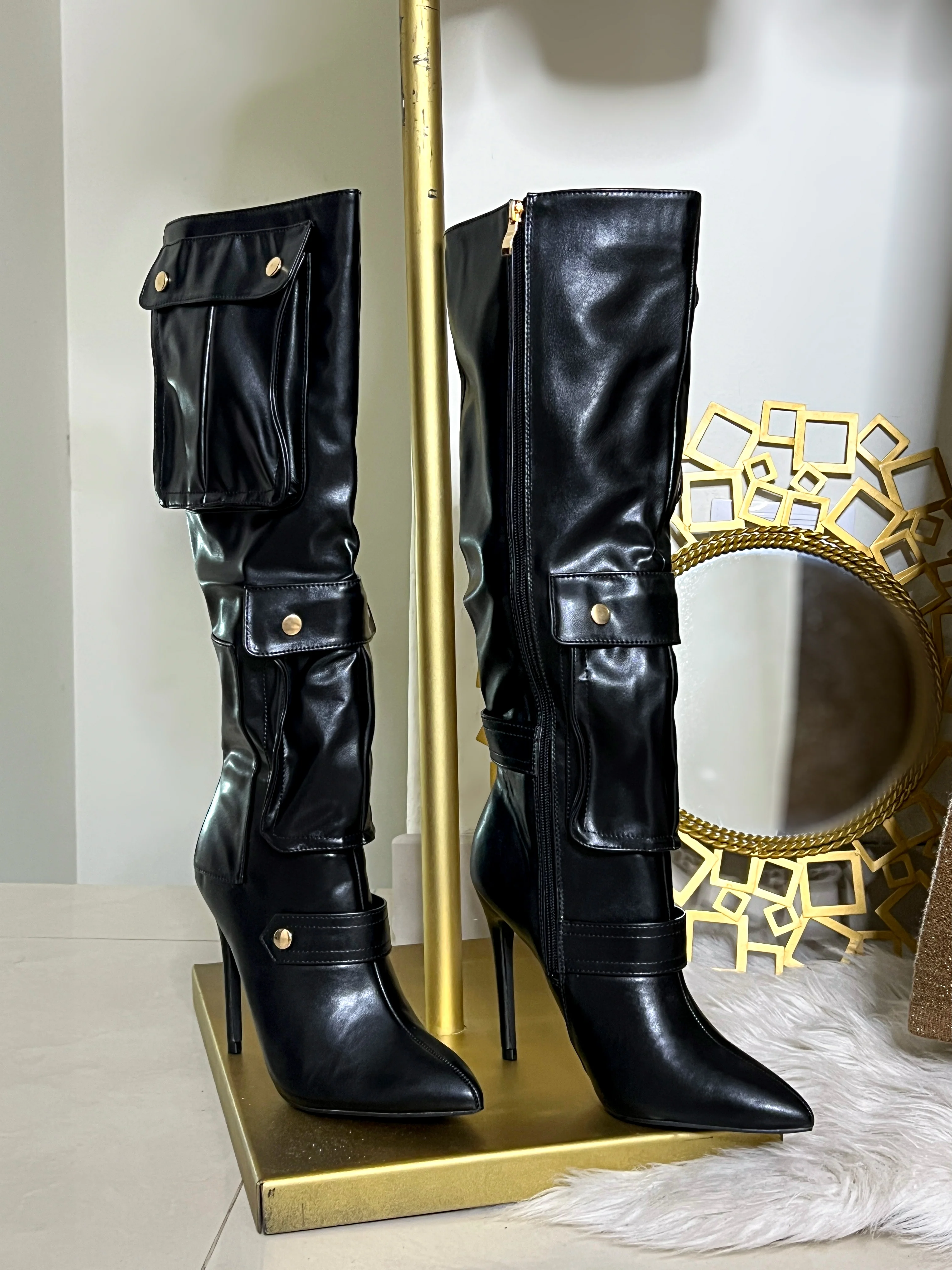 BOTAS NEGRAS CON BOLSAS - Image 5
