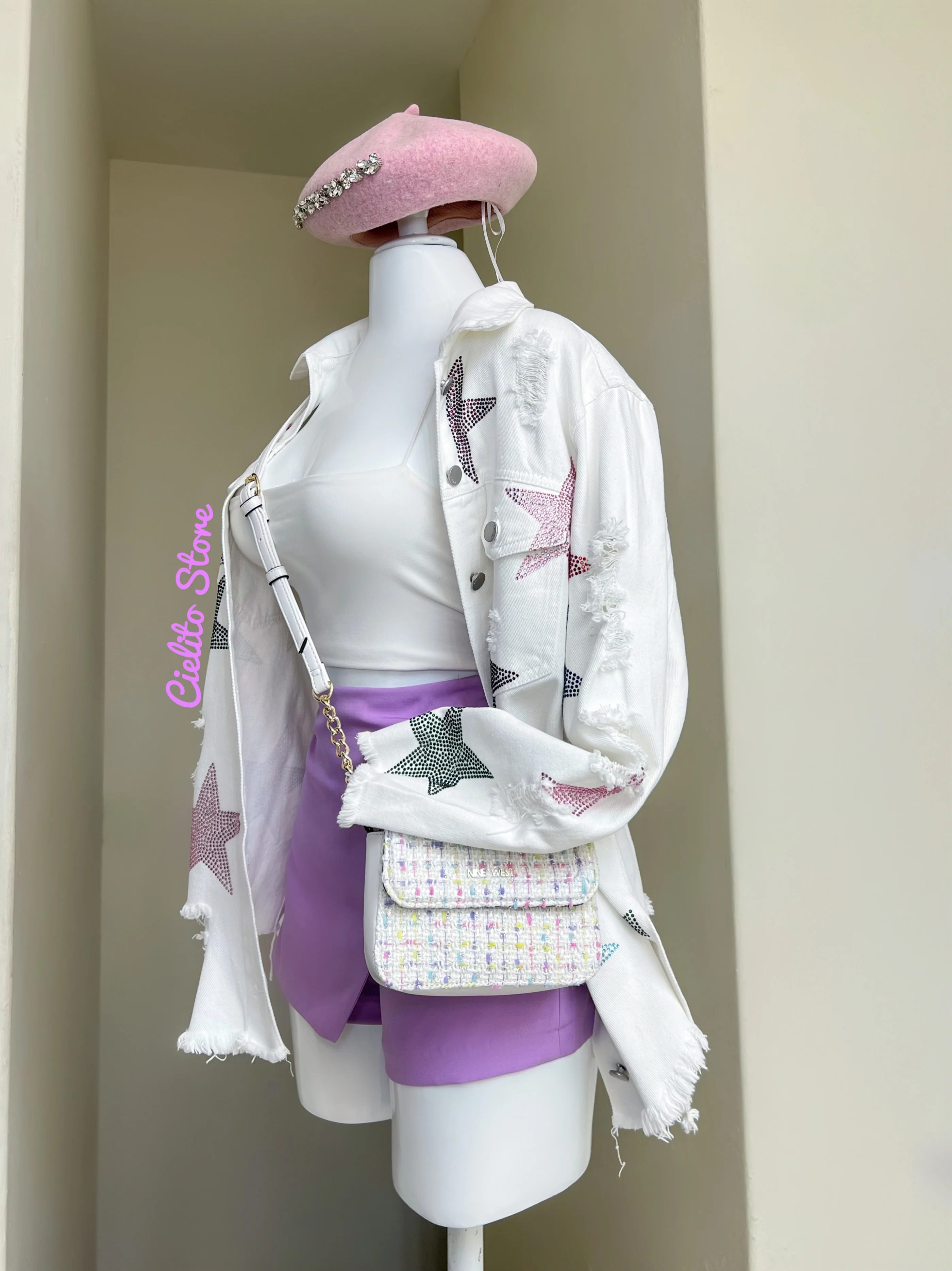CHAQUETA BLANCA CON ESTRELLAS - Image 3