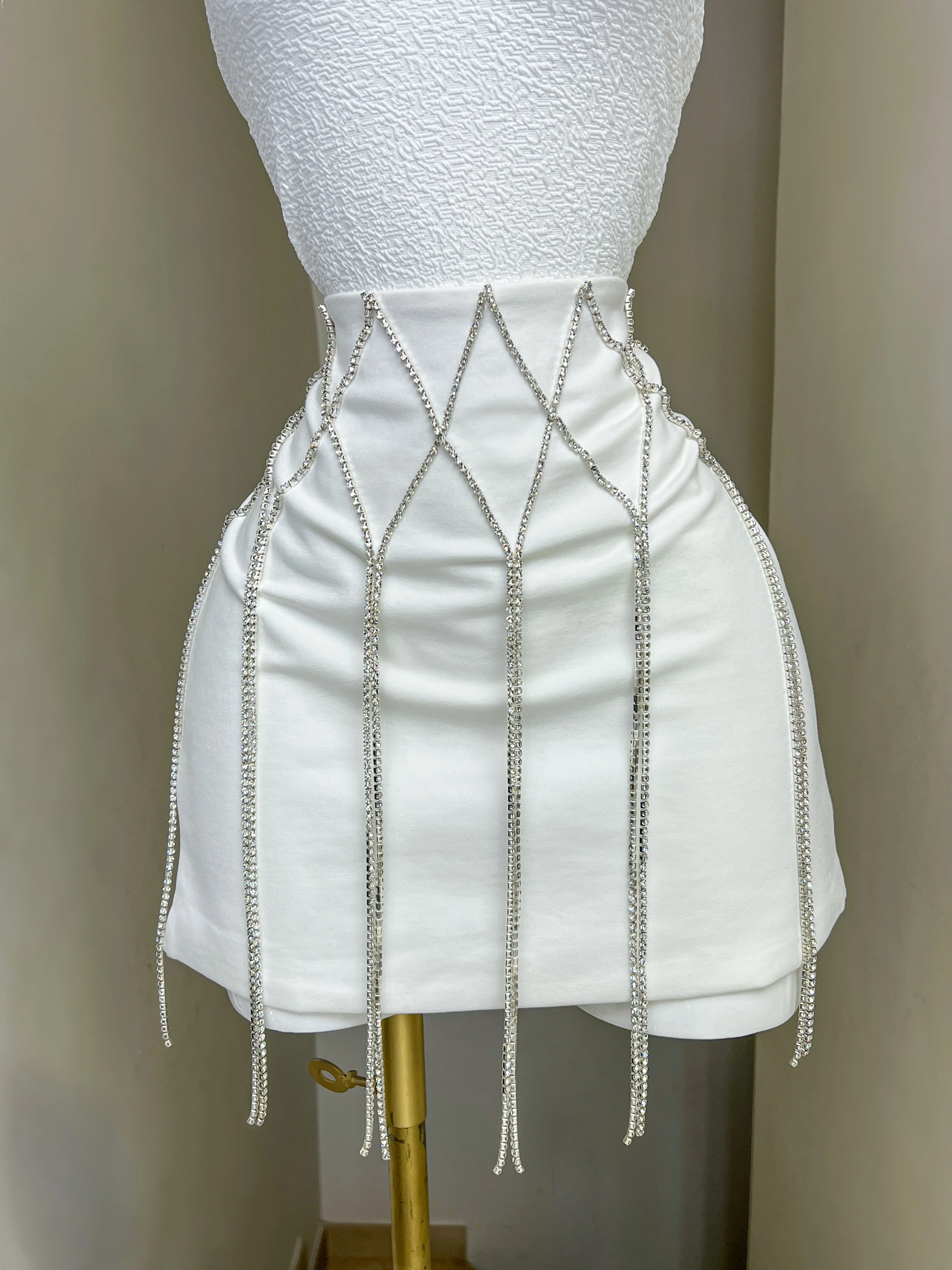 FALDA CON PEDRERÍA - Image 3