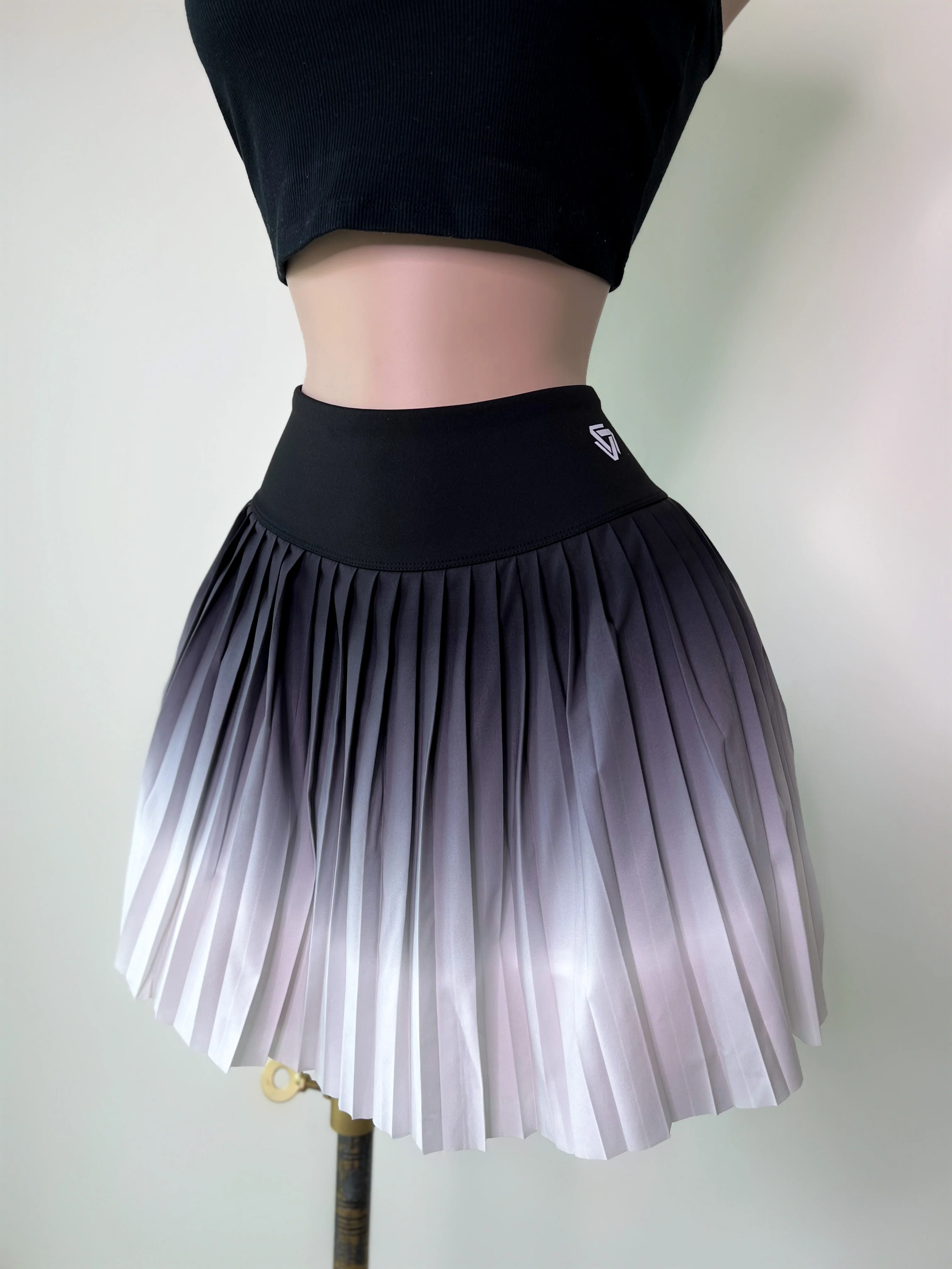 FALDA NEGRA CON SHORT INTERIOR - Image 3