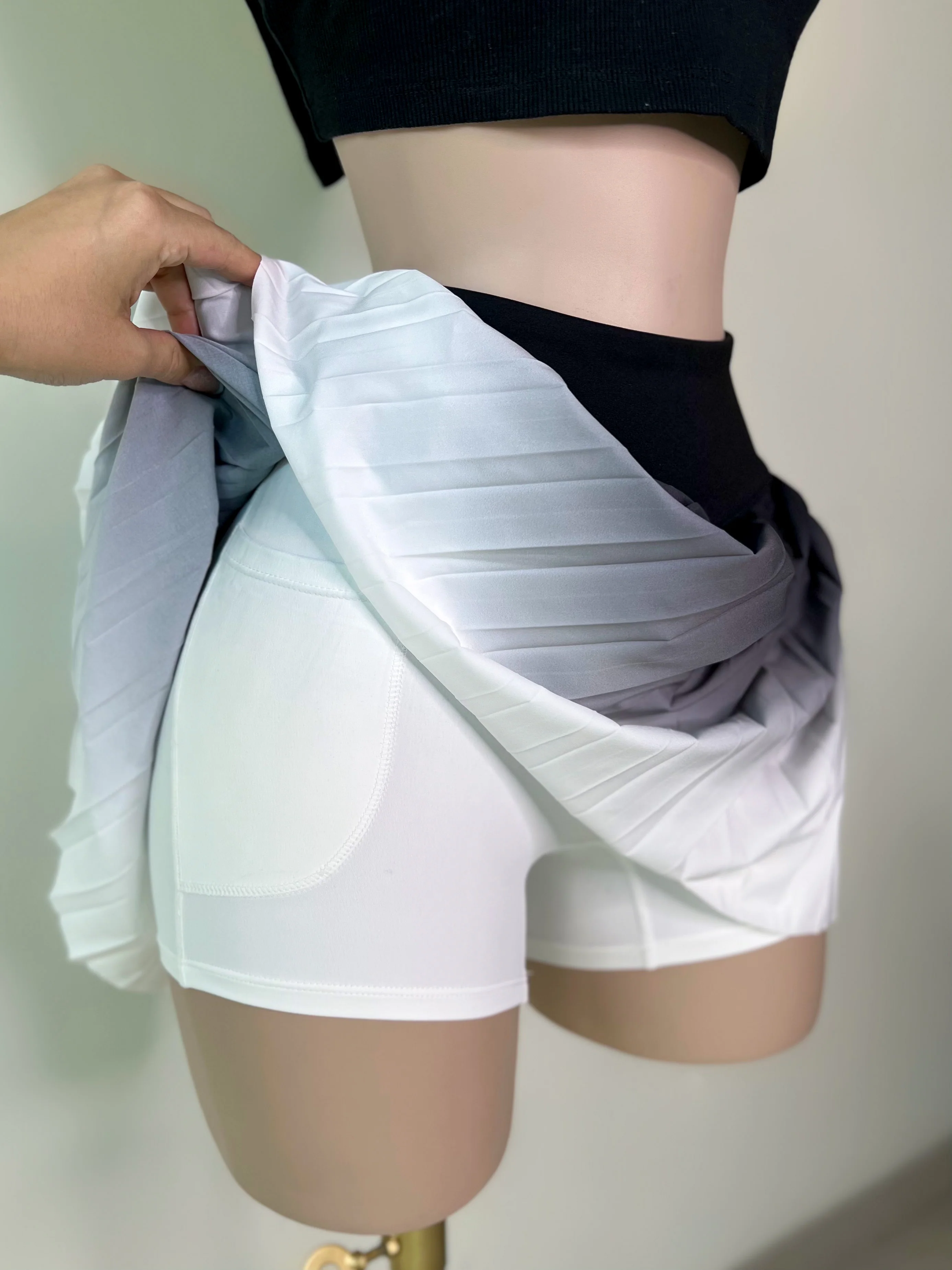 FALDA NEGRA CON SHORT INTERIOR - Image 4