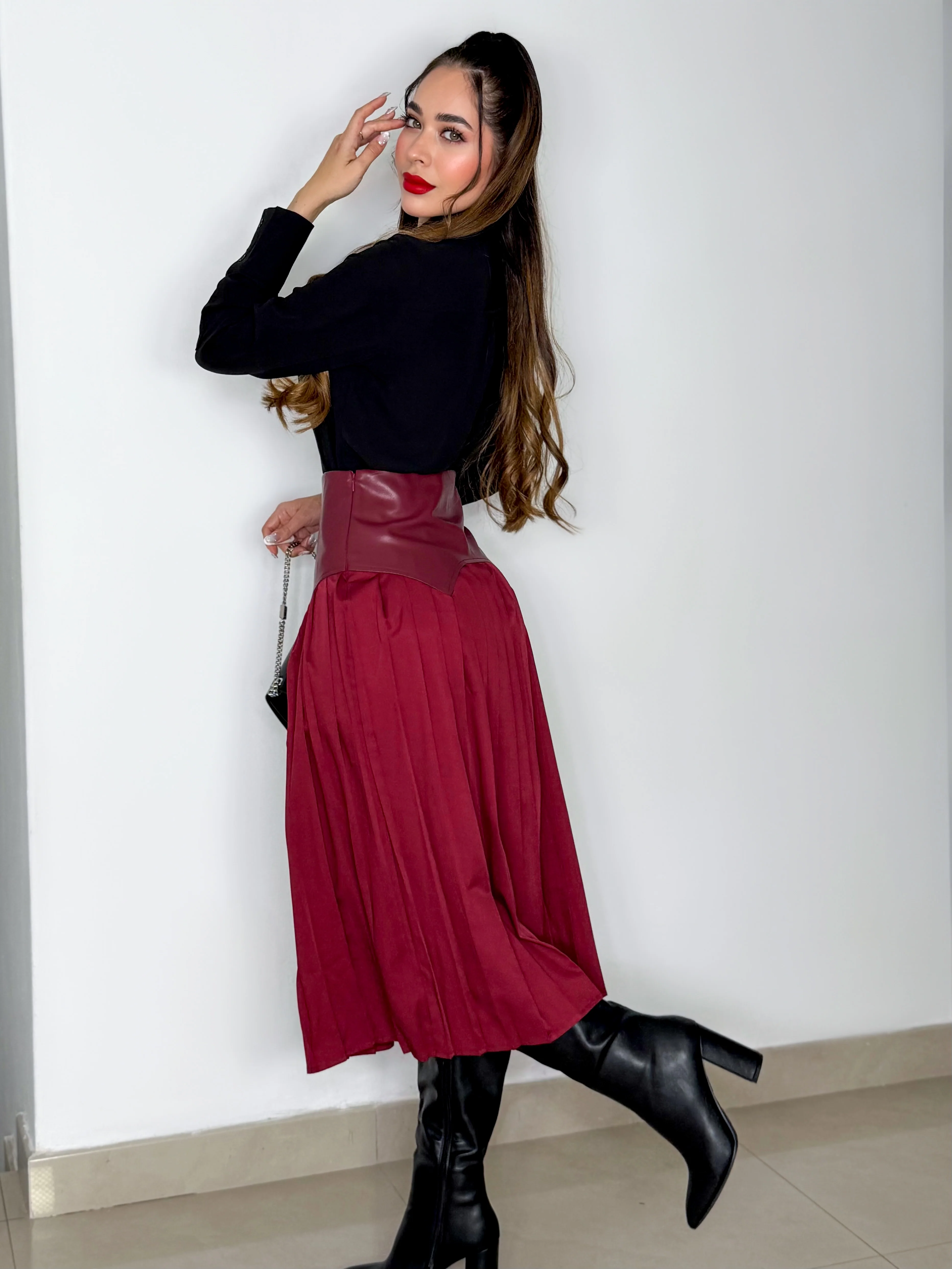 FALDA VALERIA ROJA - Image 2