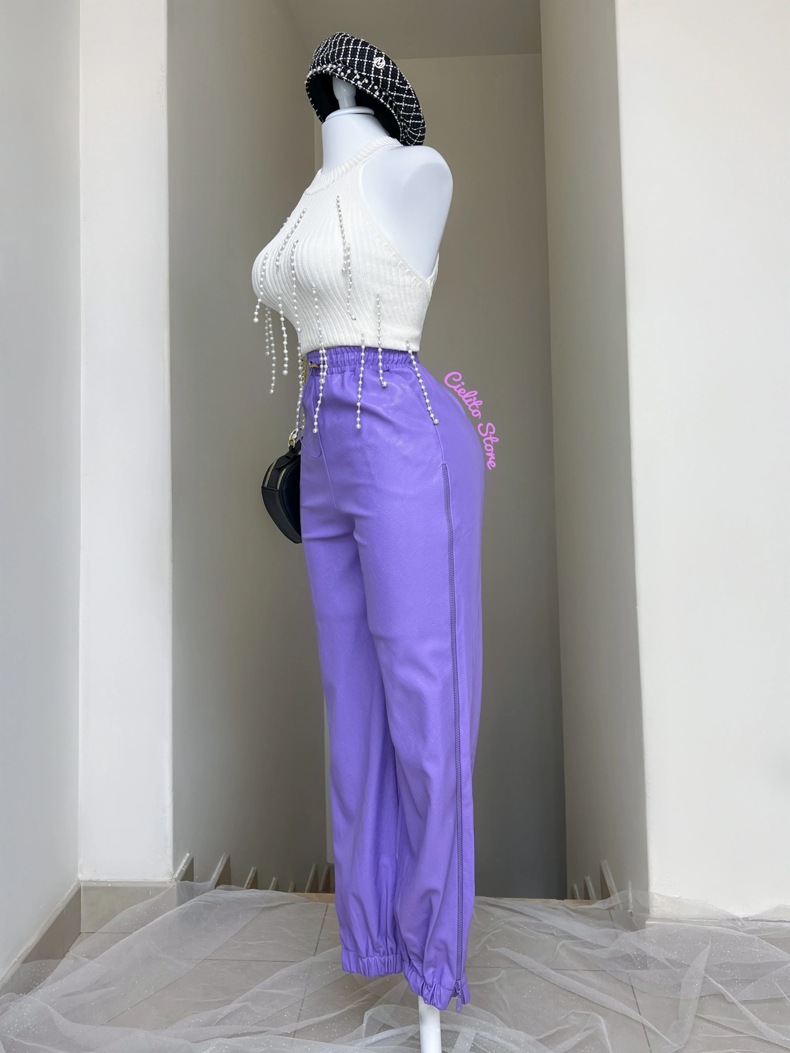 JOGGER MORADO CON CIERRES LATERALES - Image 2