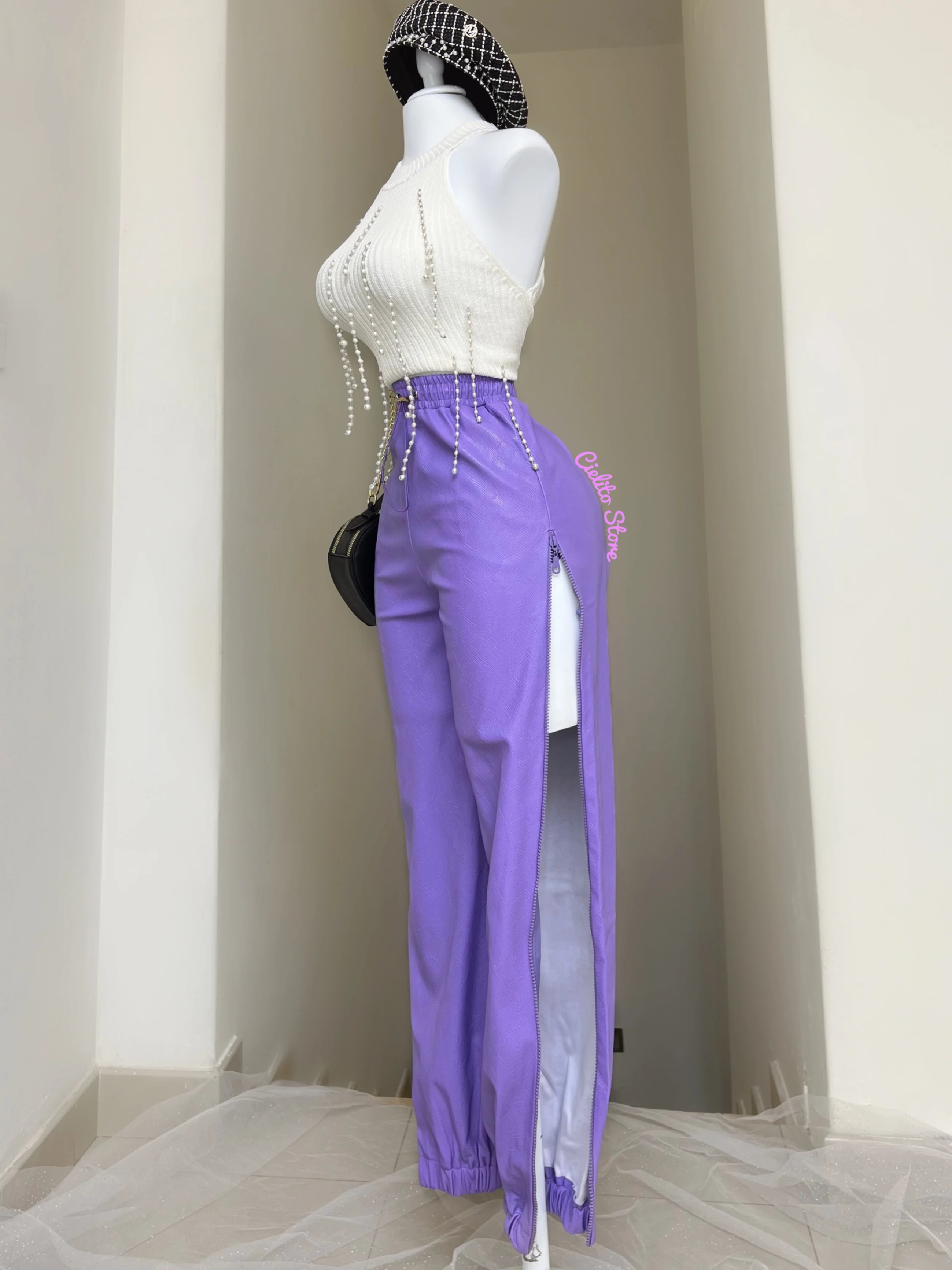 JOGGER MORADO CON CIERRES LATERALES - Image 3