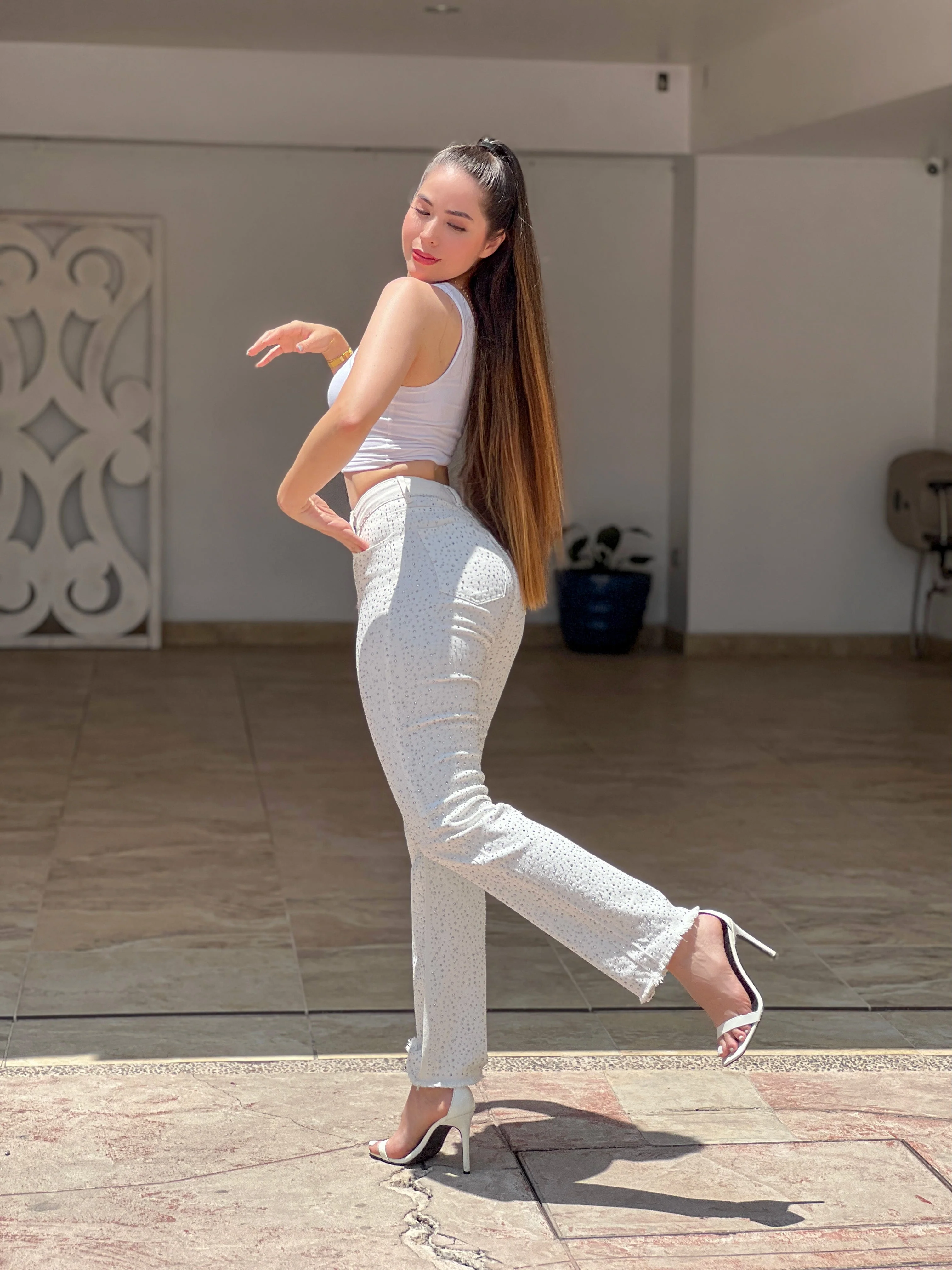 PANTALÓN BLANCO TELA TOTALMENTE DE PEDRERÍA FINA - Image 3