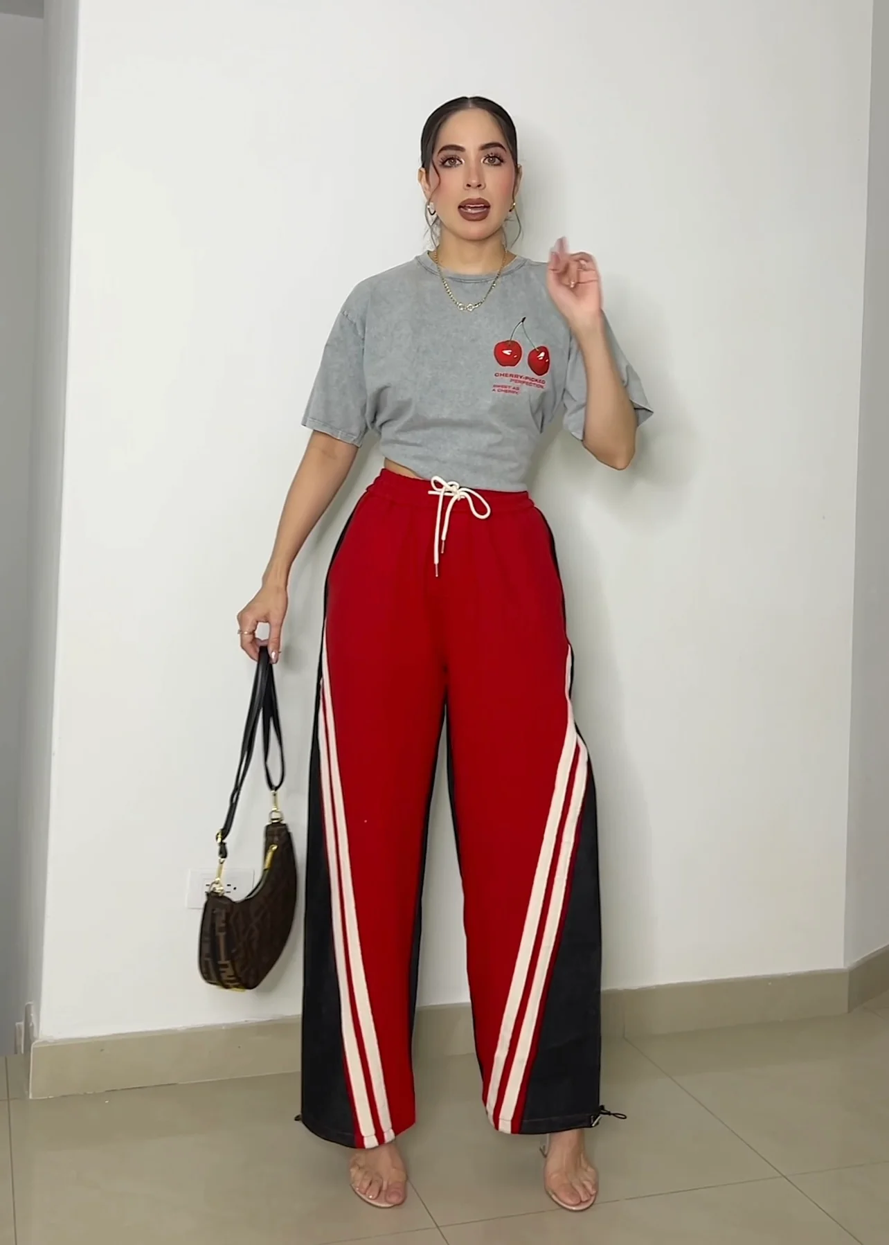 PANTALÓN ROJO CON DENIM