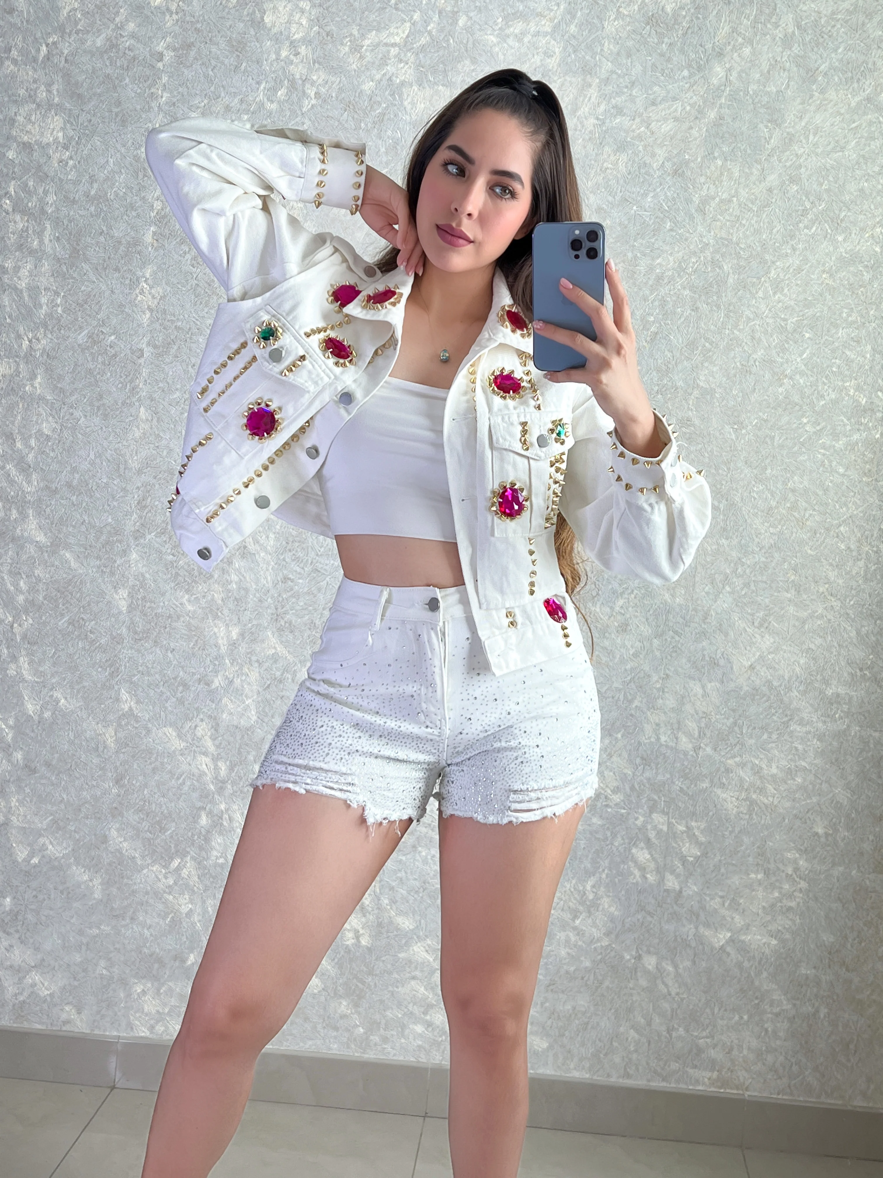 SHORT BLANCO CON PEDRERÍA - Image 4