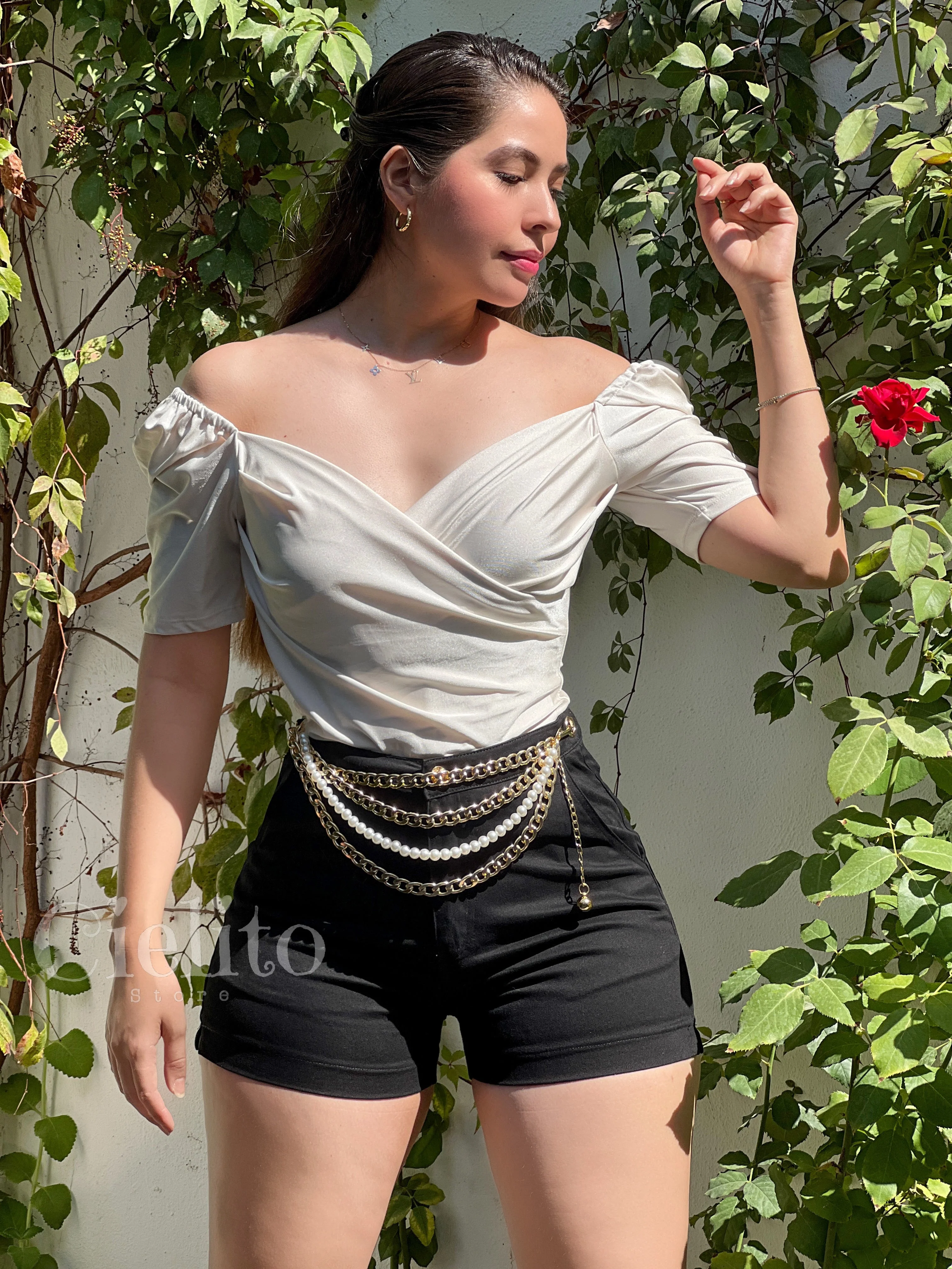 Short negro con cinturón de Cadena - Image 6