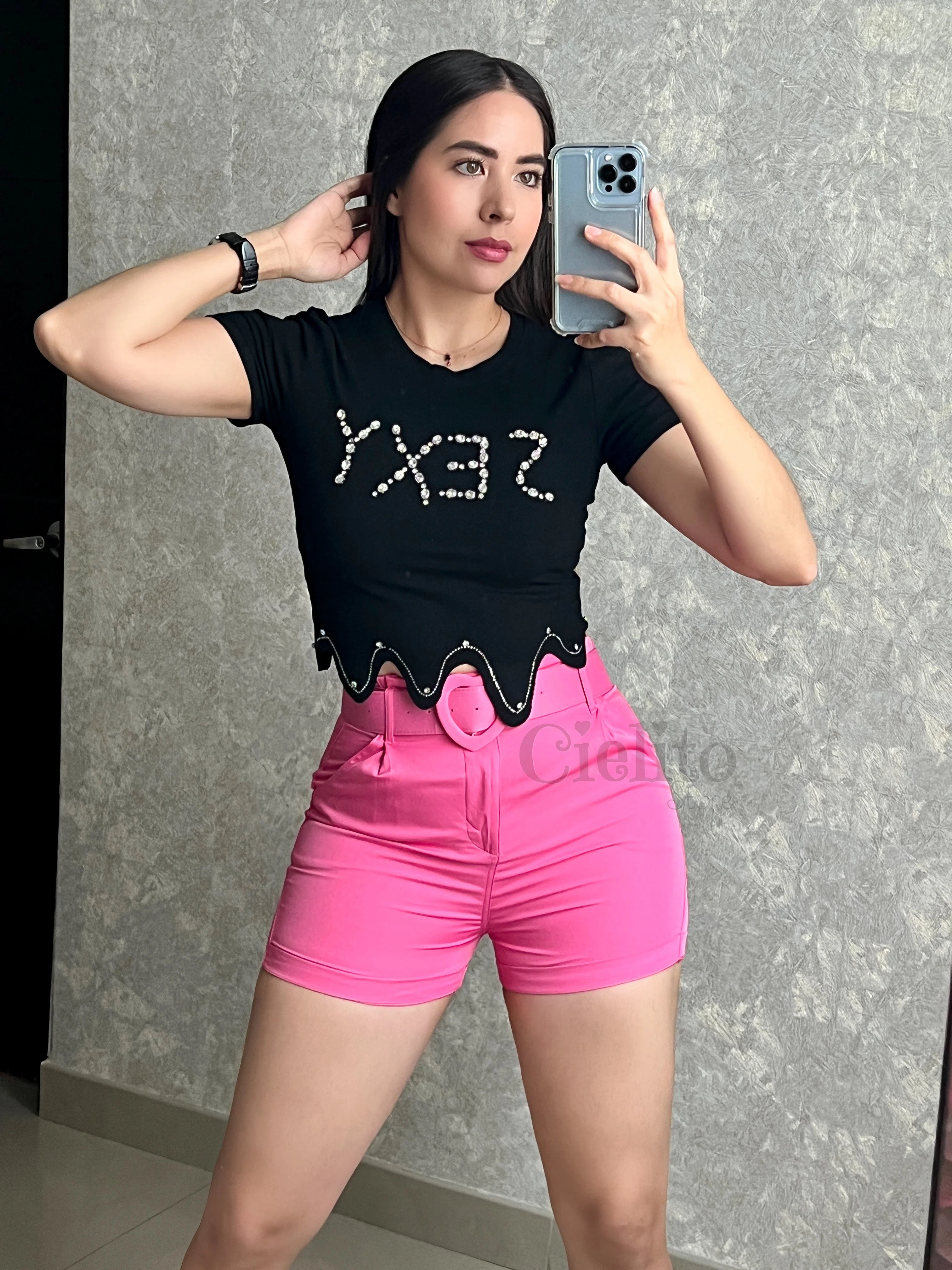 SHORTS ROSA CON HEBILLA DE CORAZÓN - Image 3