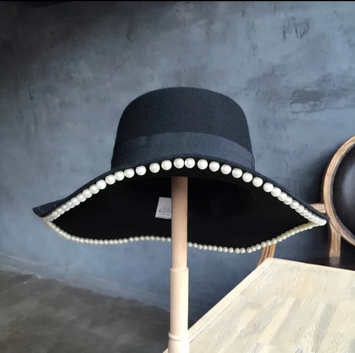 Sombrero negro con Perlas - Image 4