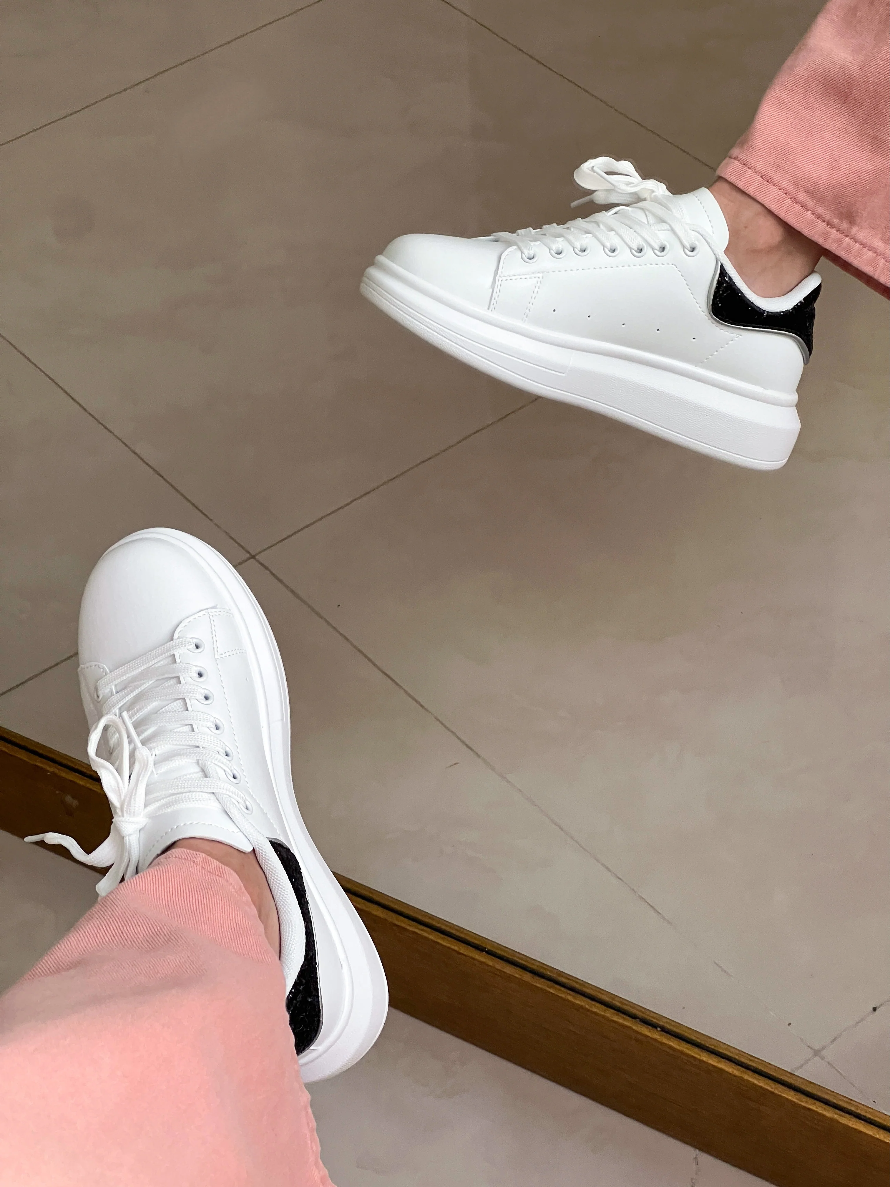 TENIS BLANCOS CON NEGRO - Image 7