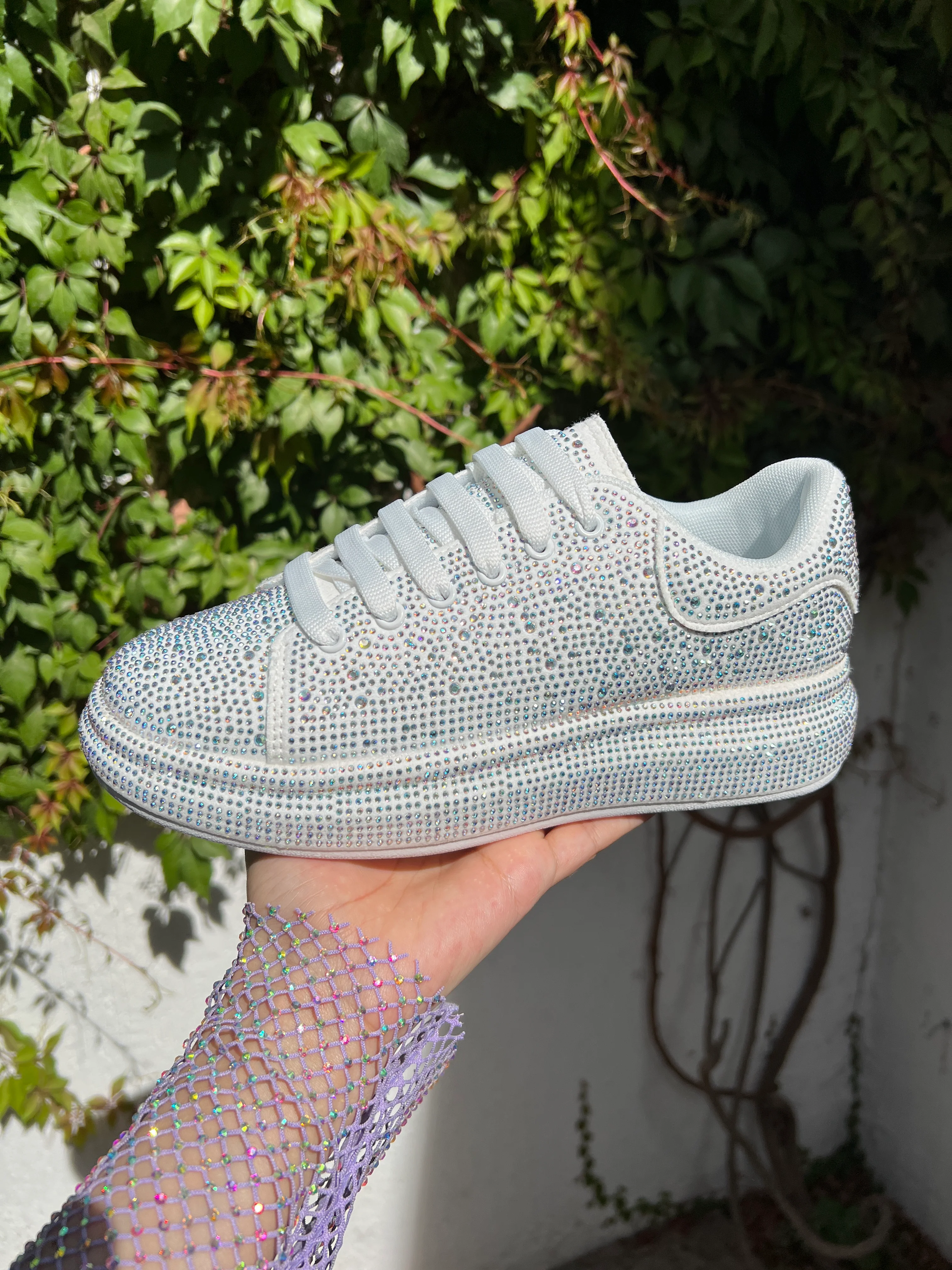 TENIS BLANCO CON PEDRERÍA - Image 4