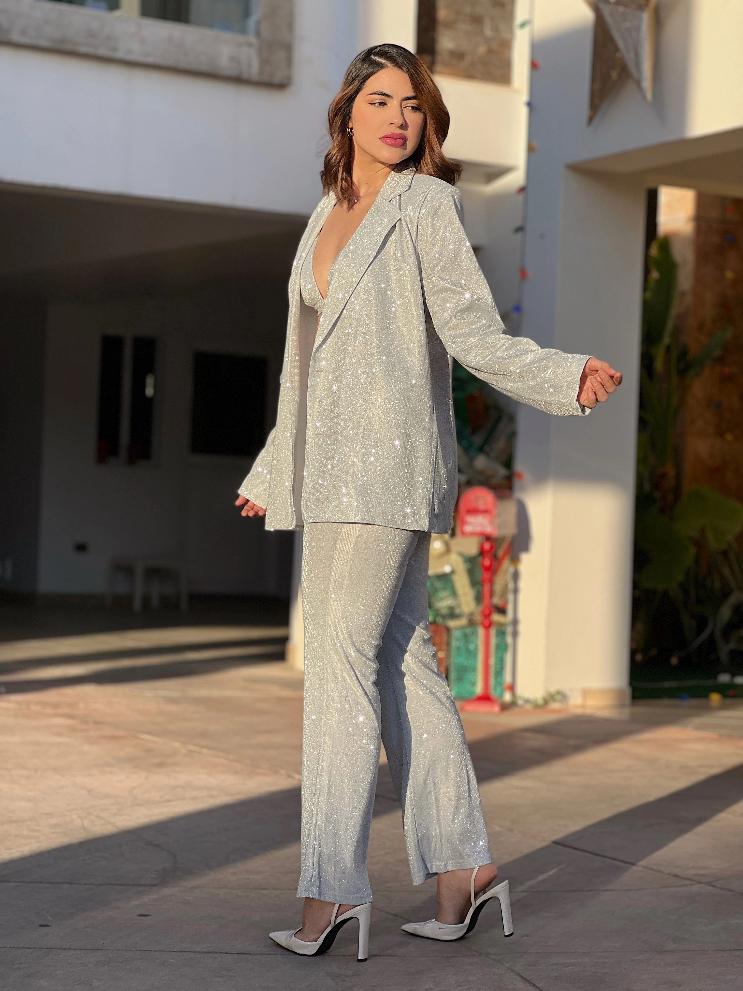 THE GOLD SUIT - Image 4