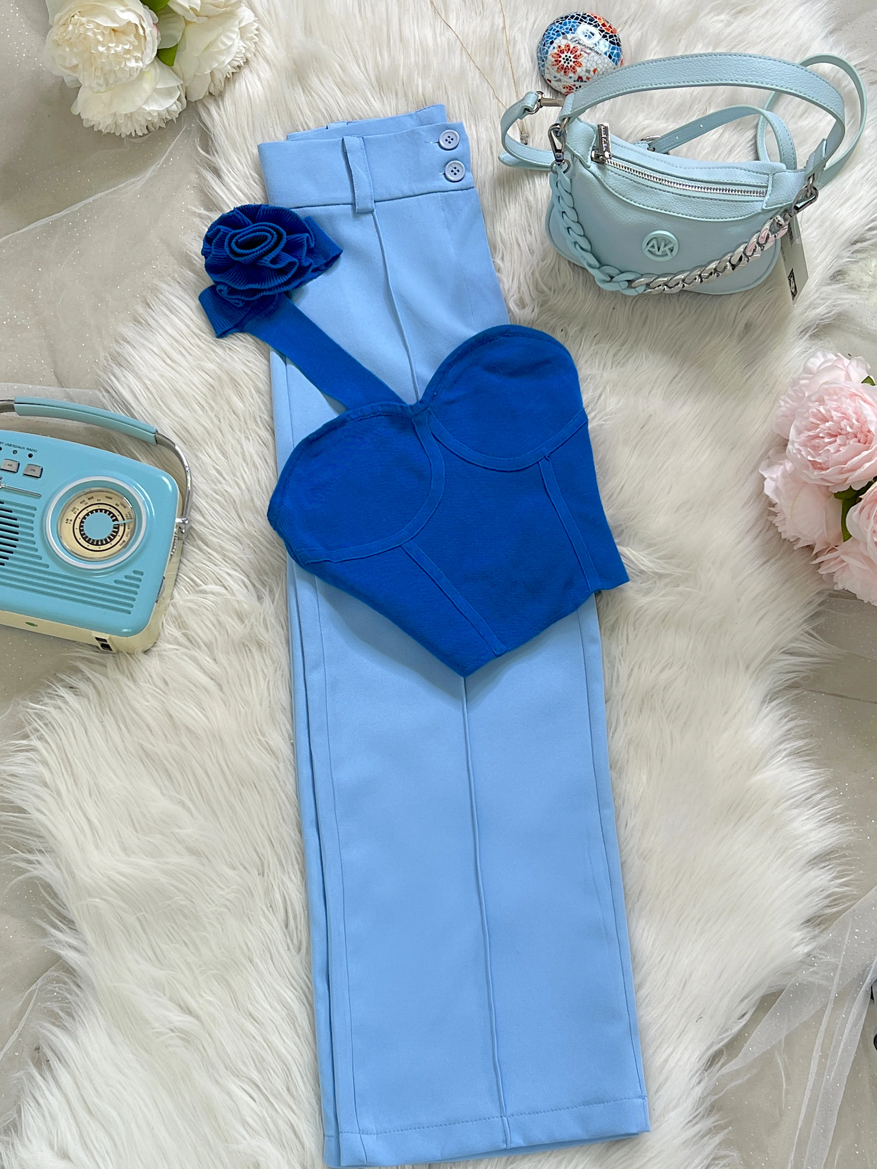TOP AZUL CON FLOR - Image 2