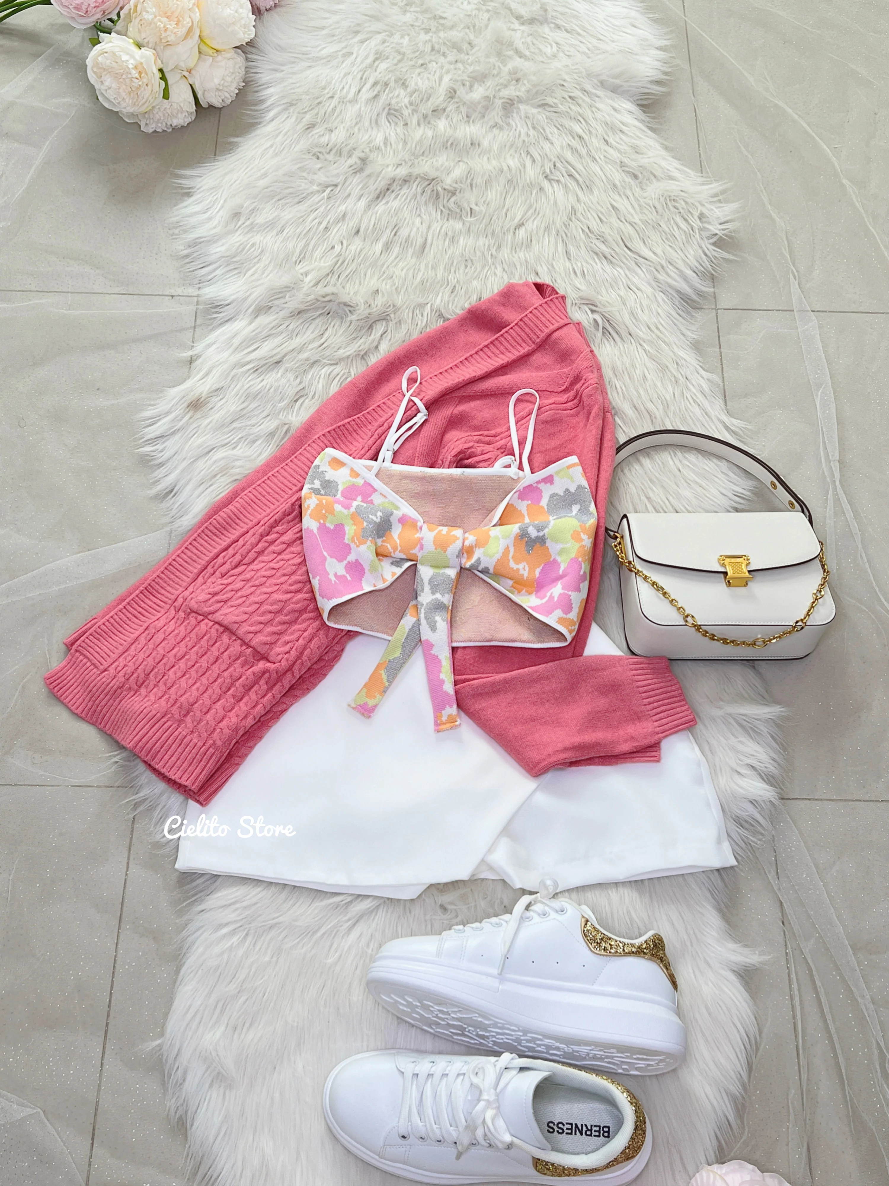 TOP BLANCO CON FLORES - Image 2