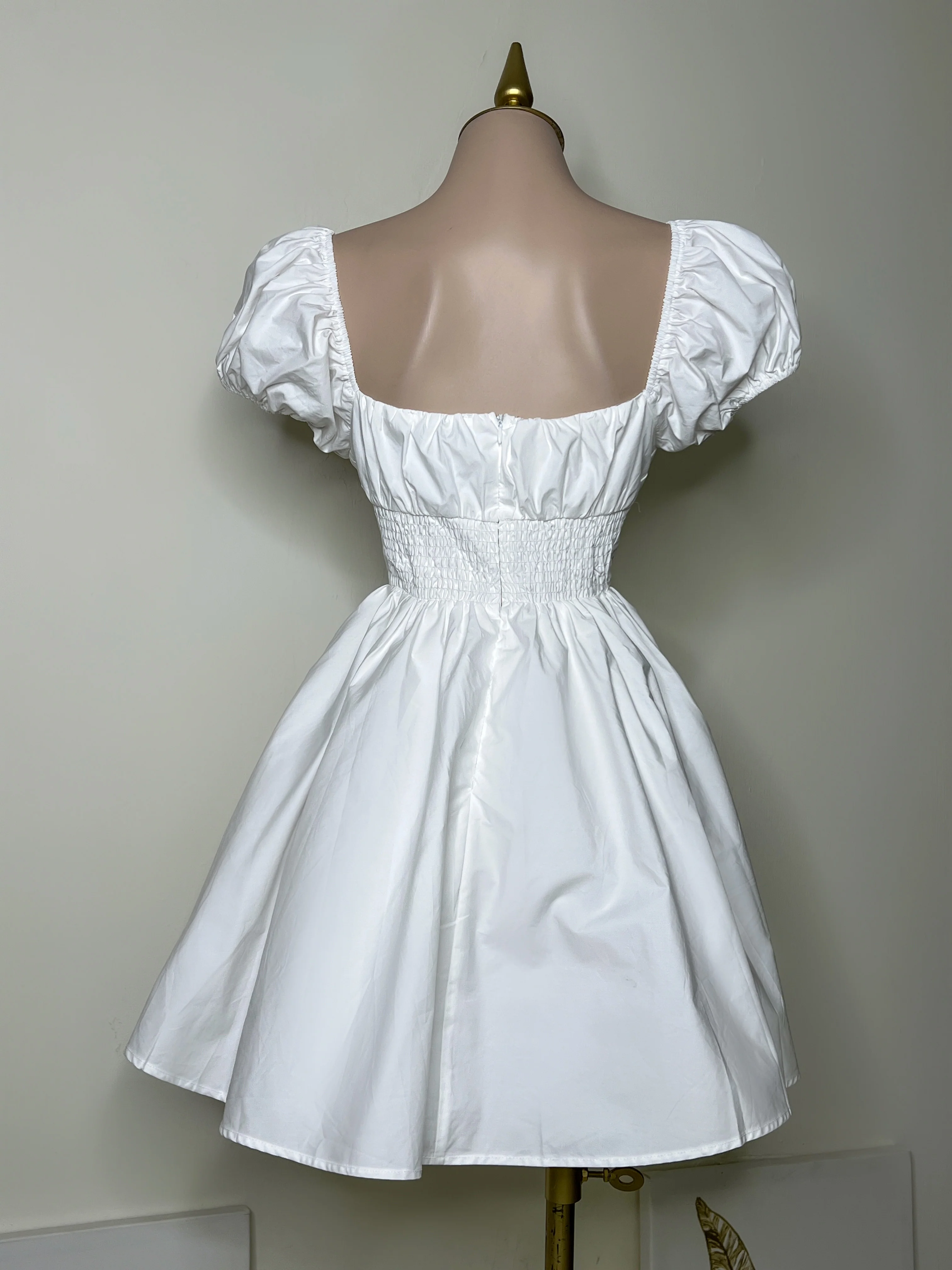 VESTIDO BLANCO ESTILO CORSET - Image 3