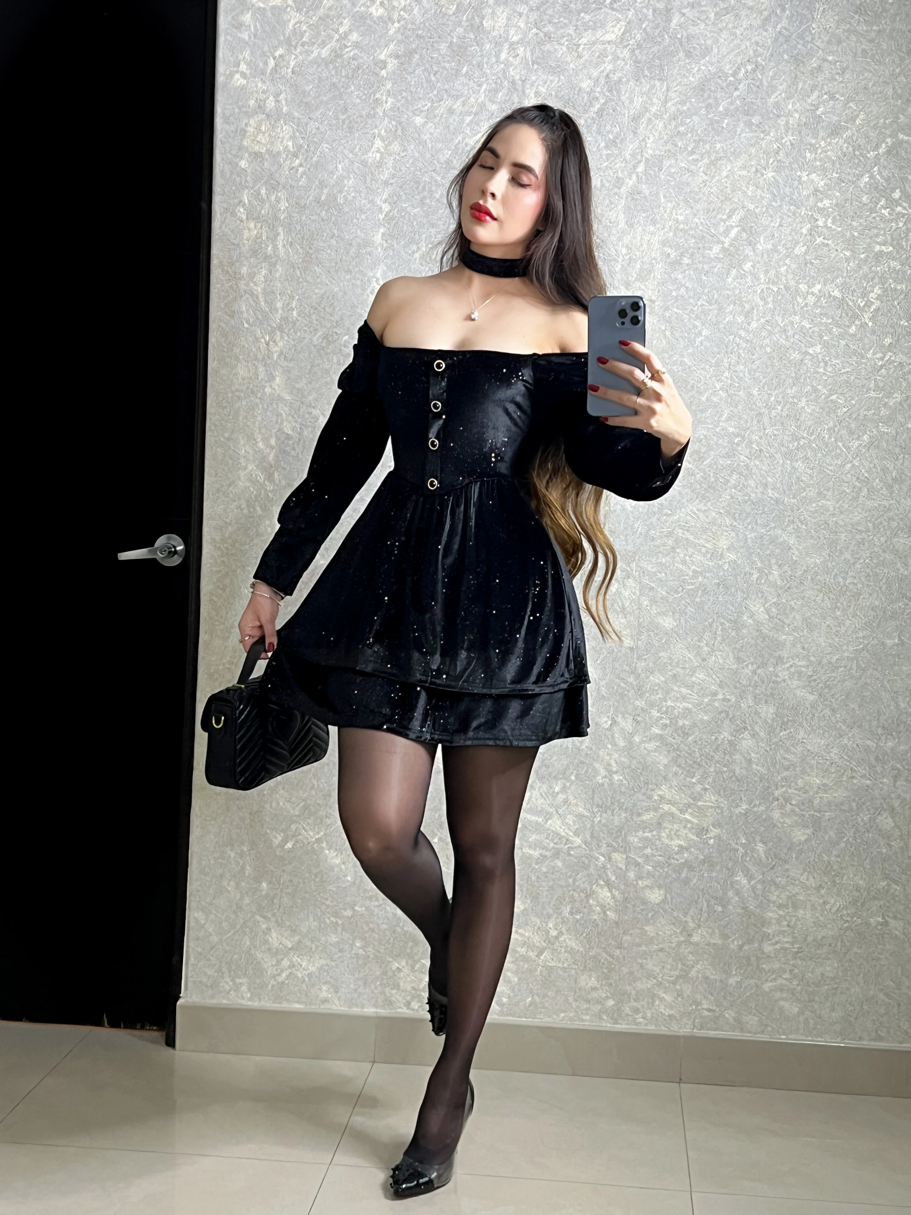 VESTIDO NEGRO CON DESTELLOS - Image 2