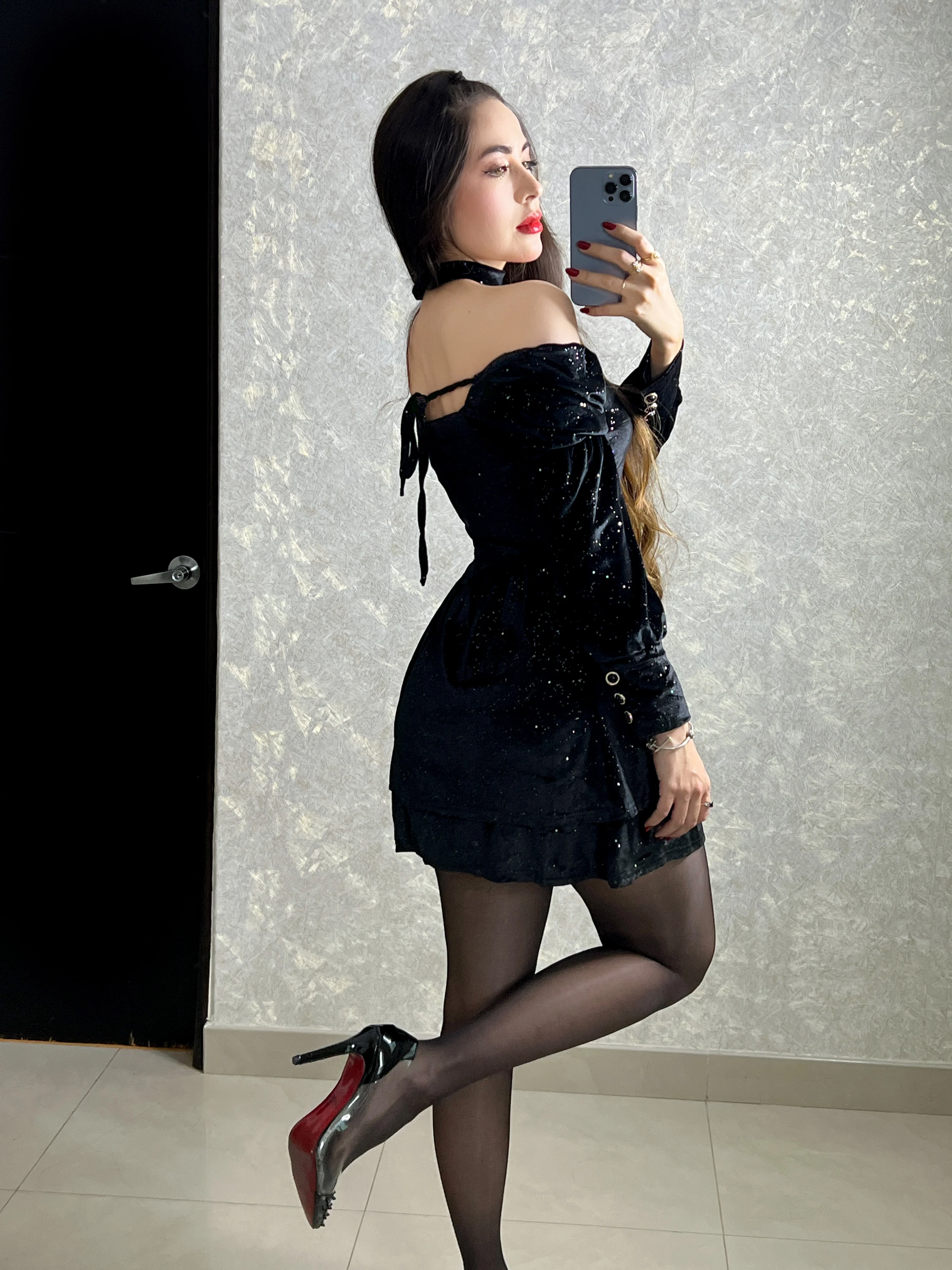 VESTIDO NEGRO CON DESTELLOS - Image 4