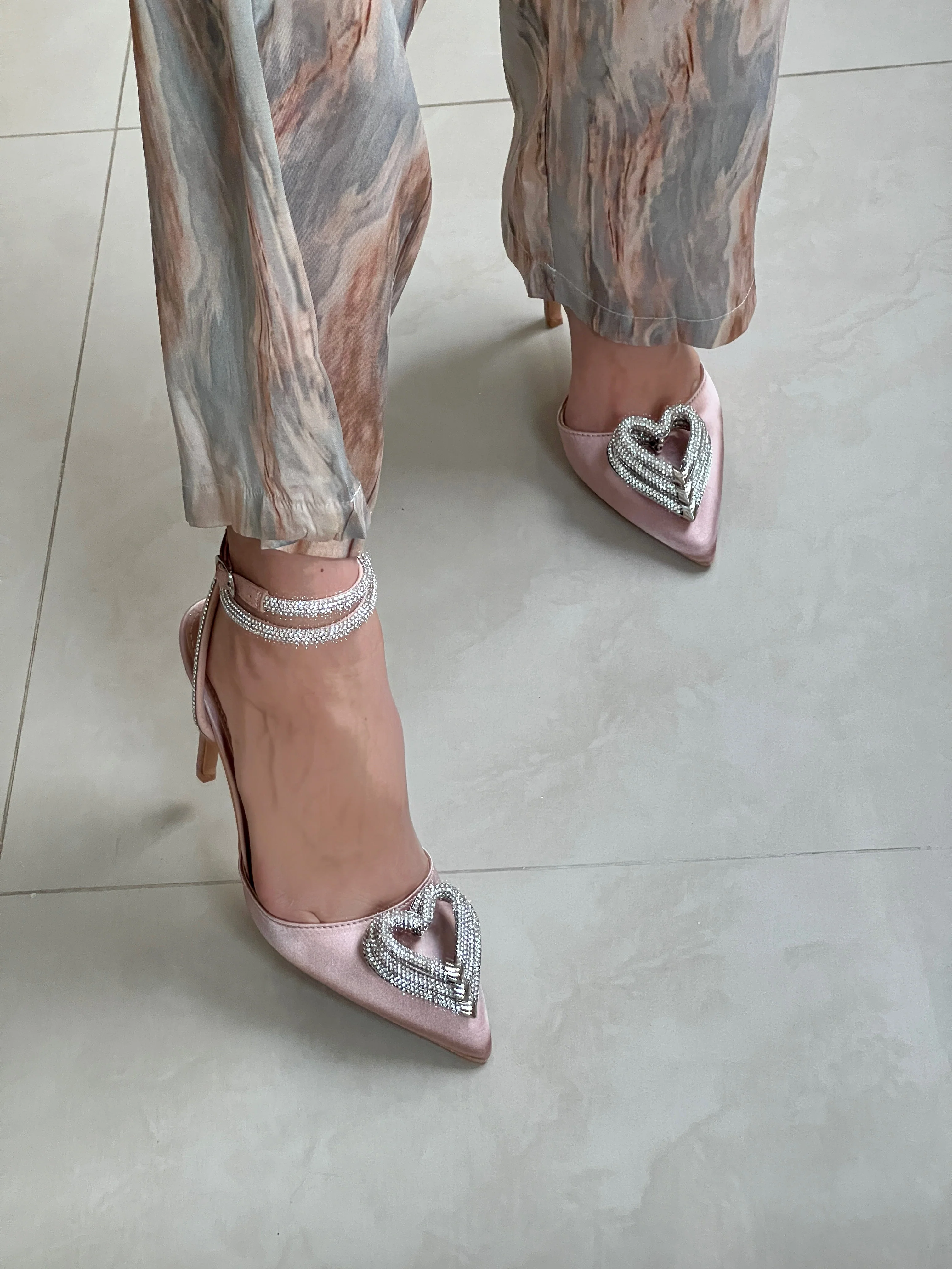 ZAPATILLA MAQUILLAJE CON CORAZÓN 3D - Image 2